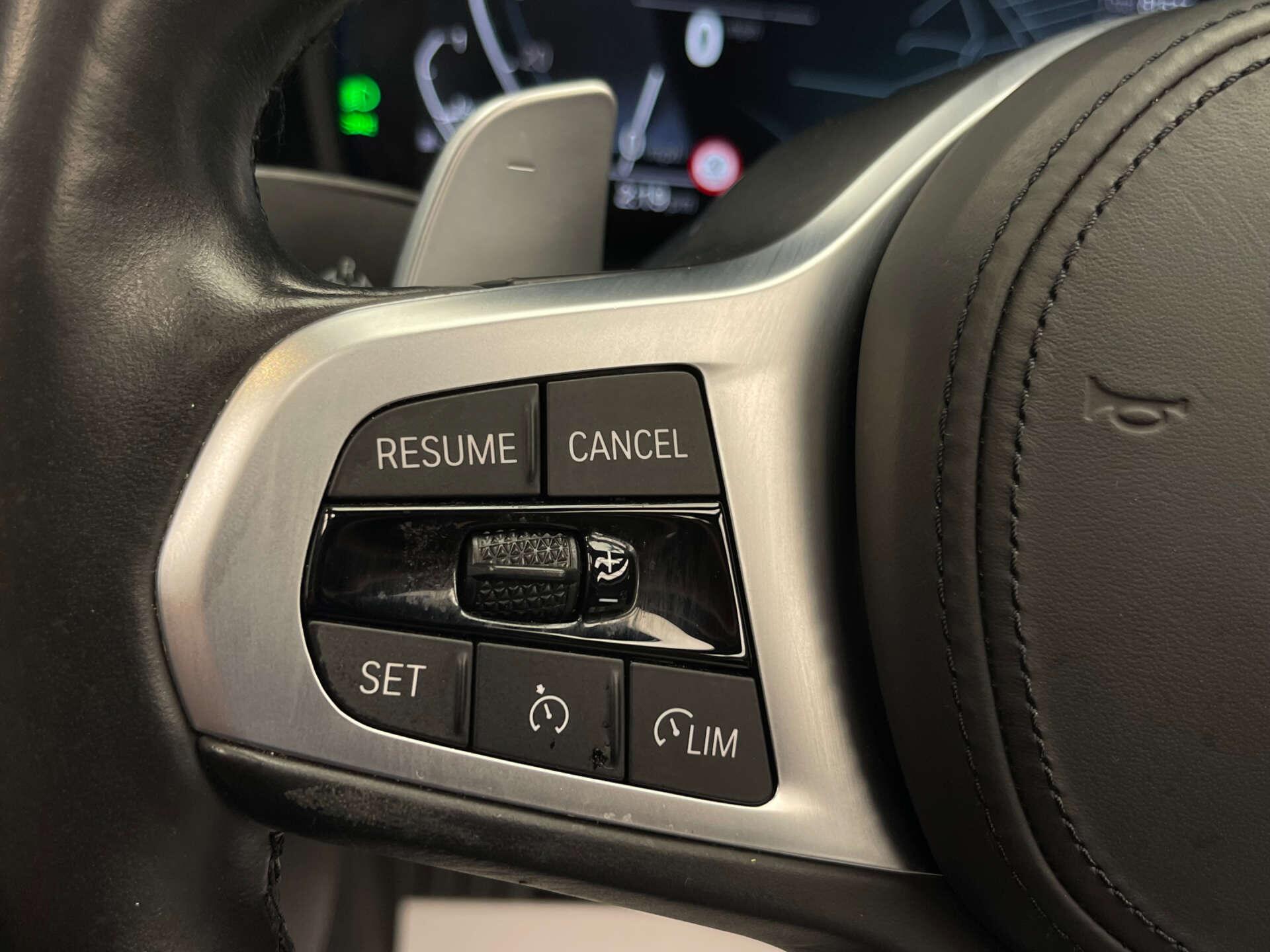 BMW 3 Series view 12