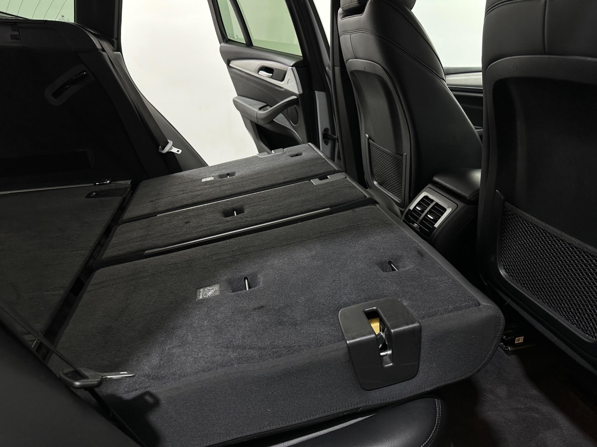 BMW X3 view 45