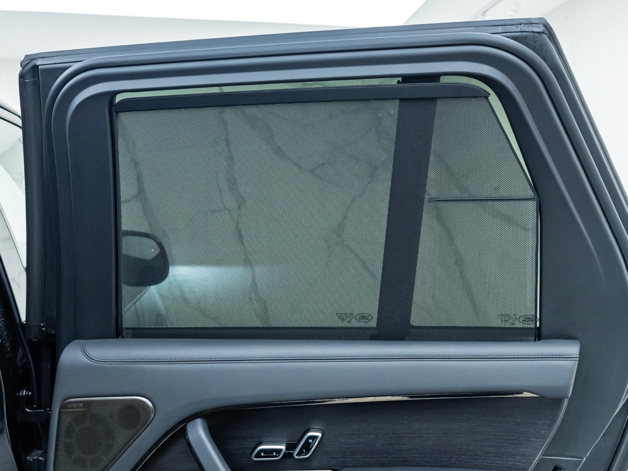 Land Rover Range Rover view 32