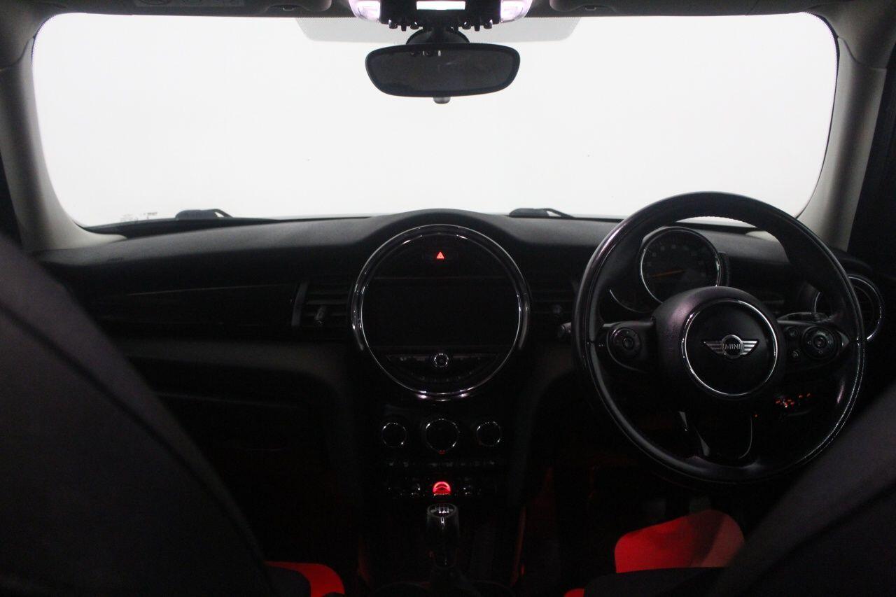 Mini Hatch view 27