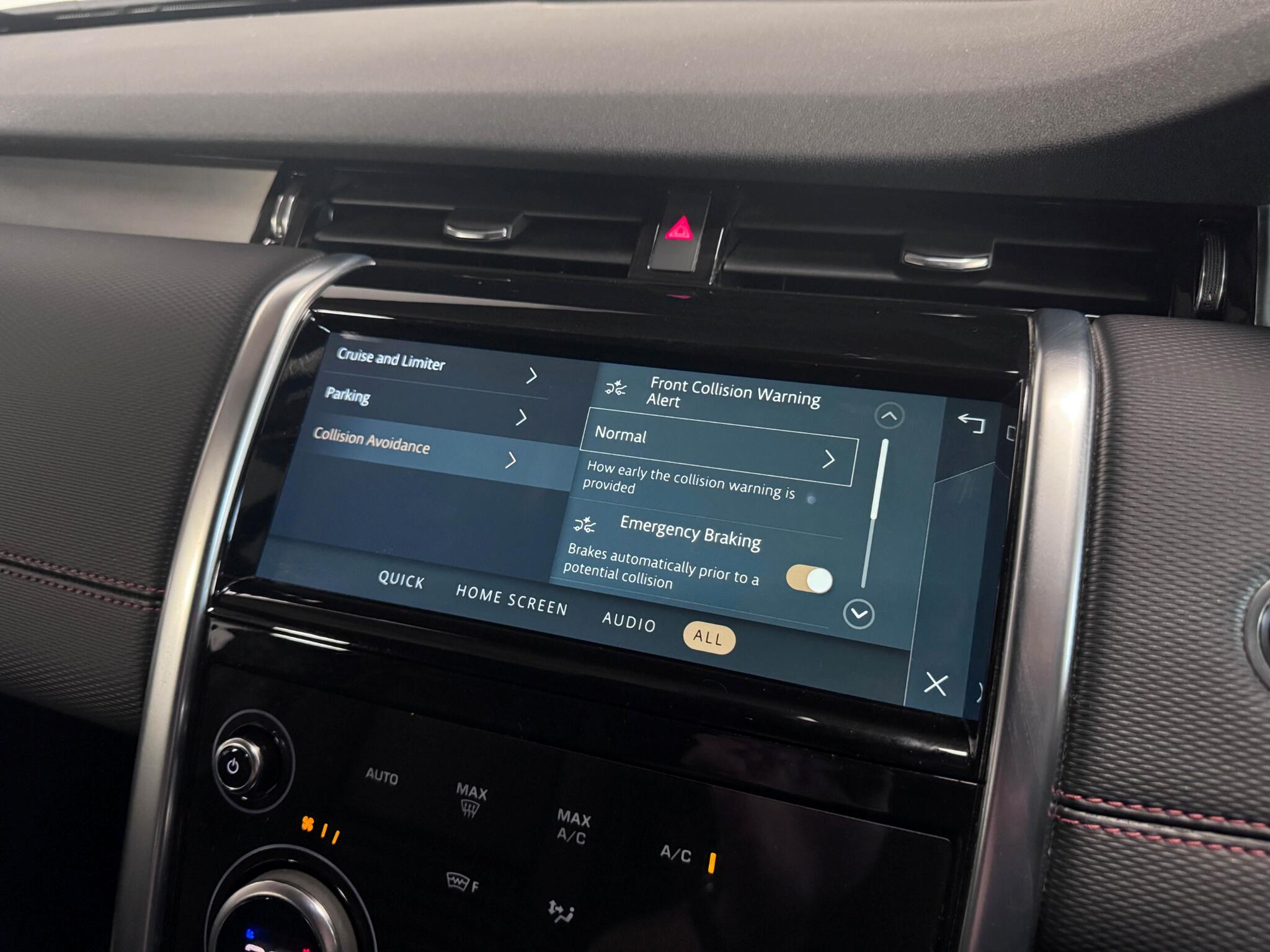 Land Rover Discovery Sport view 57