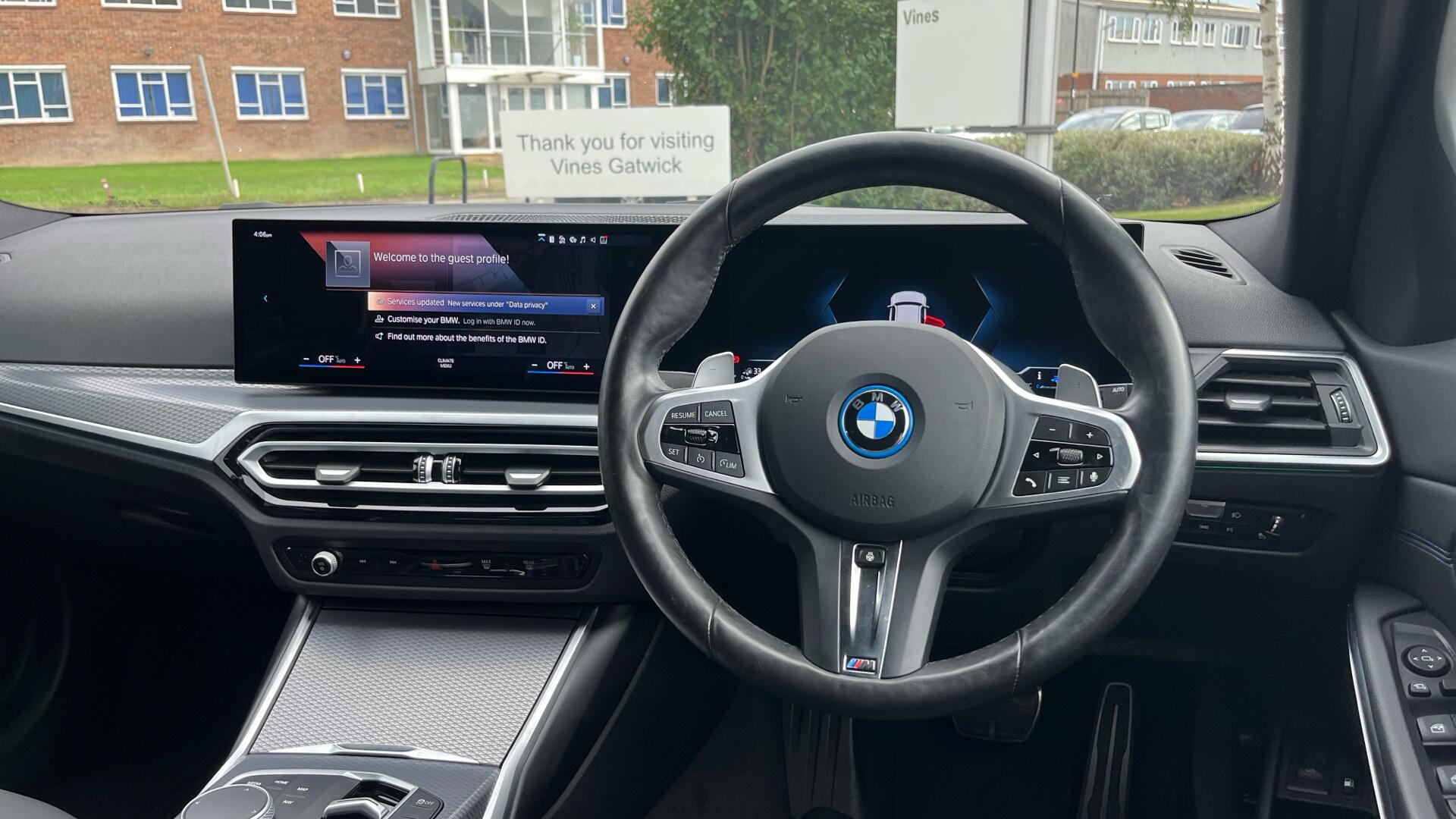 BMW 3 Series view 5