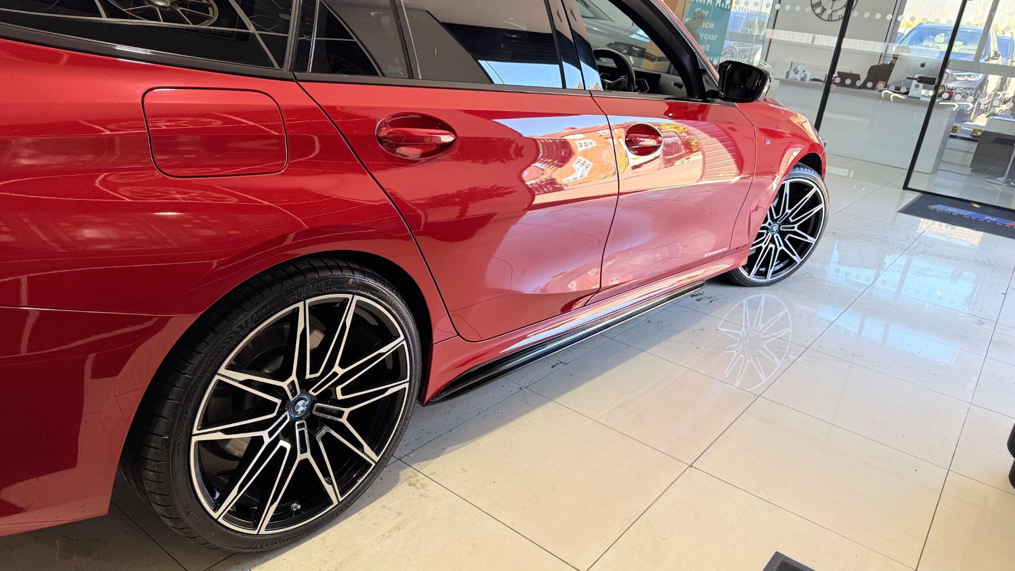 BMW 3 Series view 25