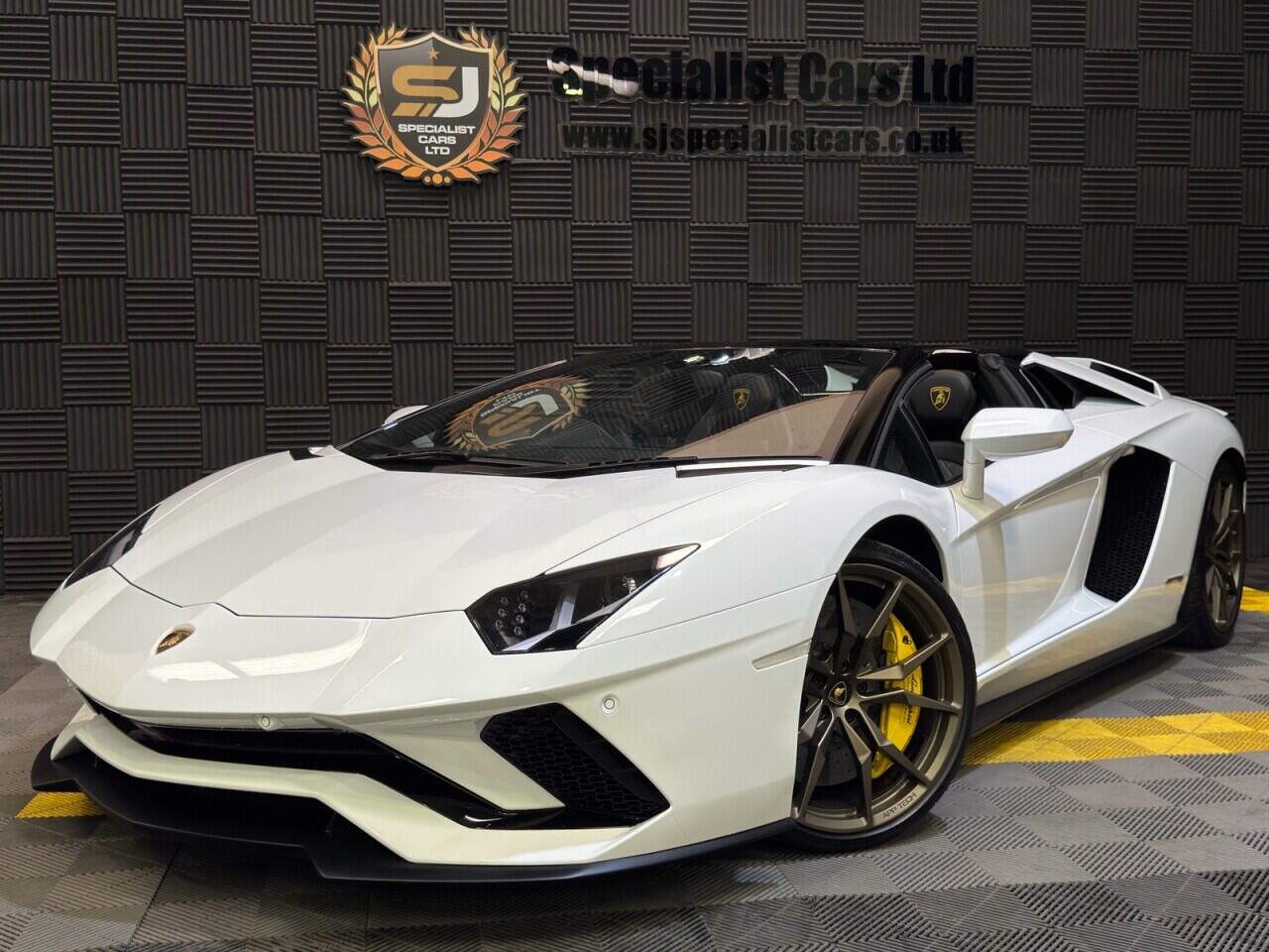 Lamborghini Aventador view 20