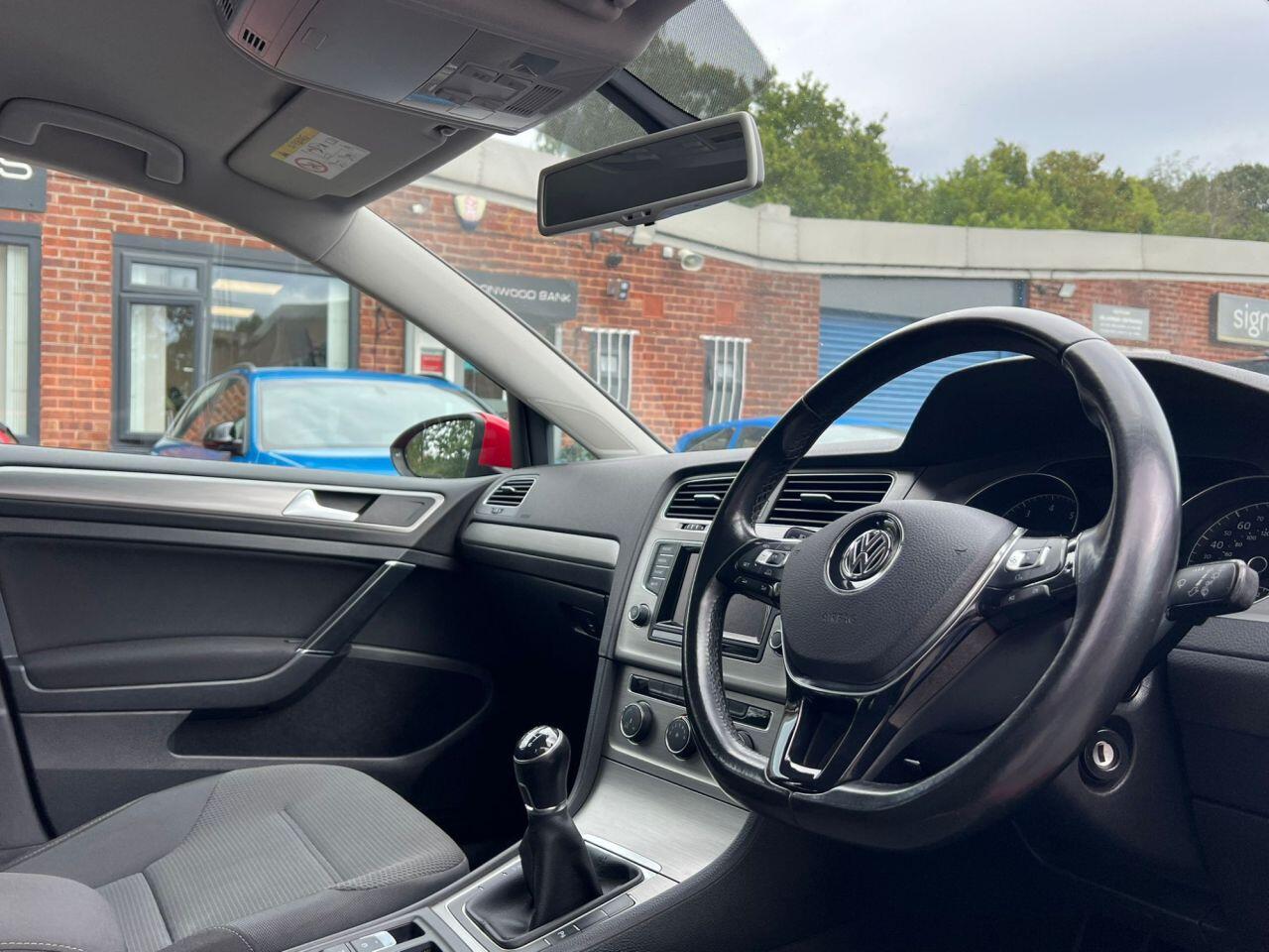 Volkswagen Golf view 23