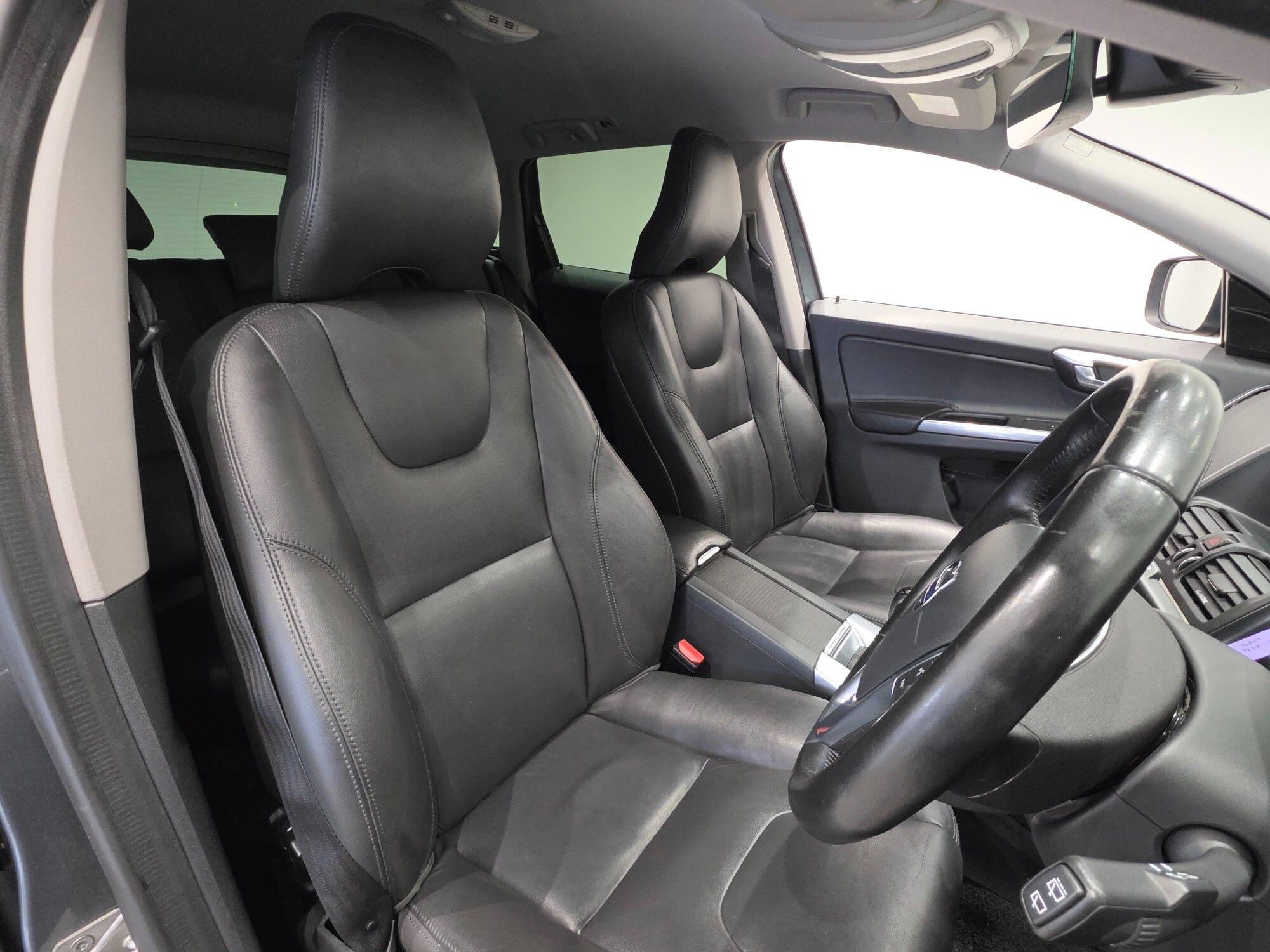 Volvo XC60 view 25