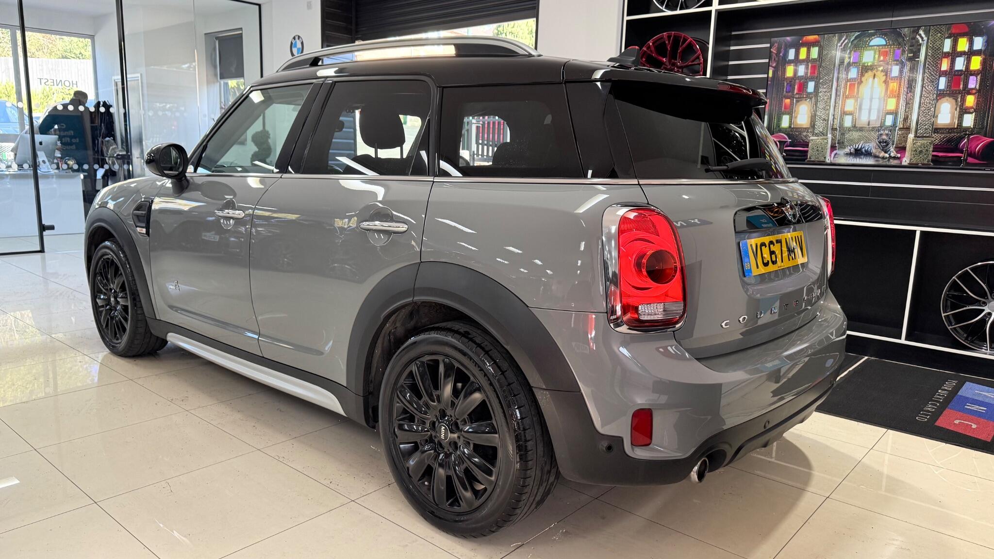 MINI Countryman view 6