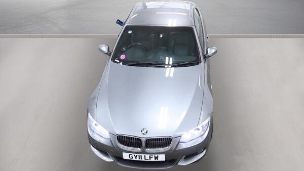 BMW 3 Series view 4