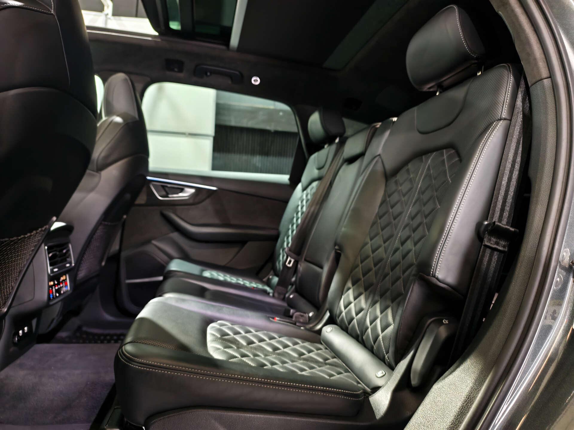 Audi SQ7 view 27