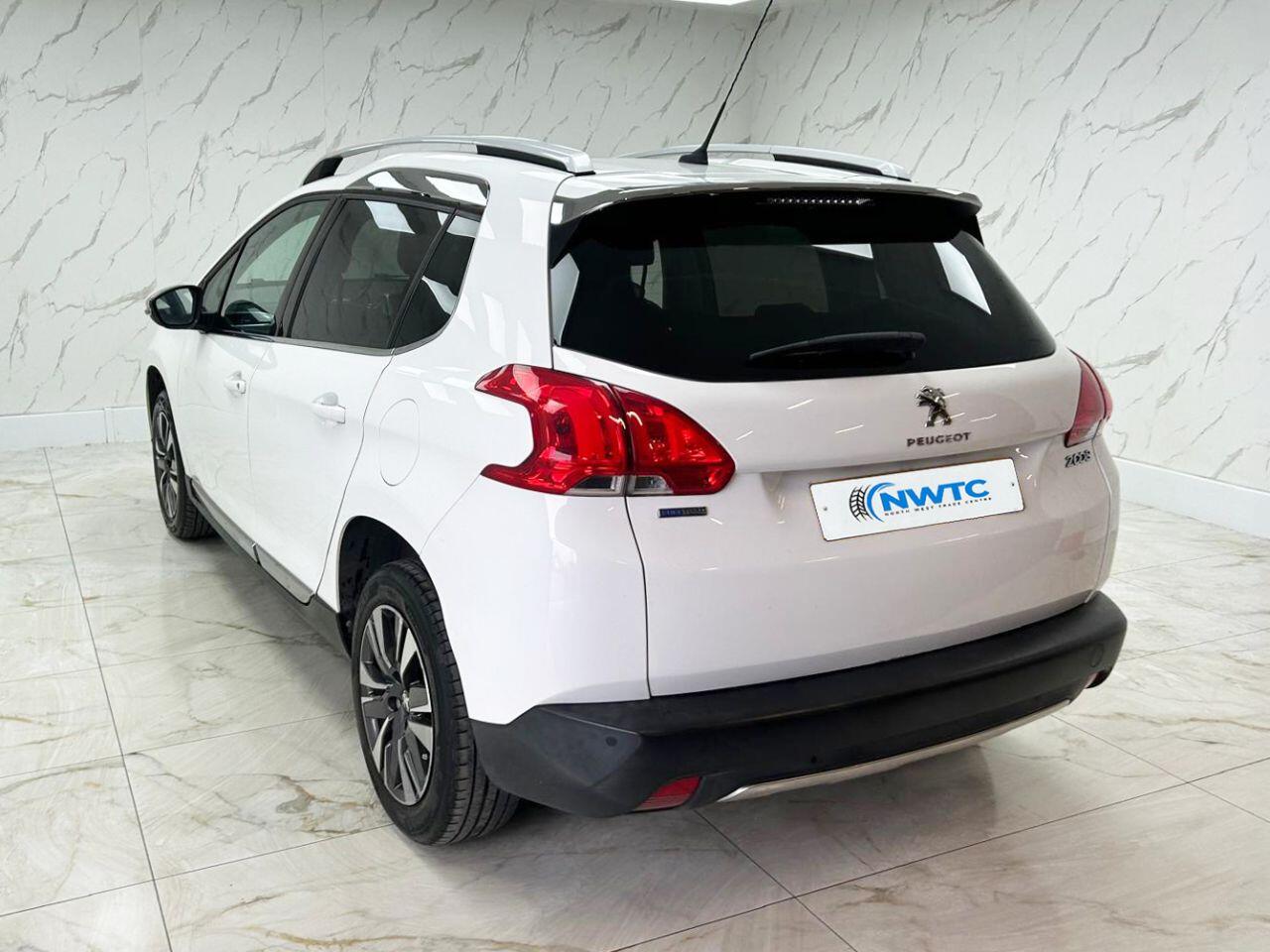 Peugeot 2008 view 9