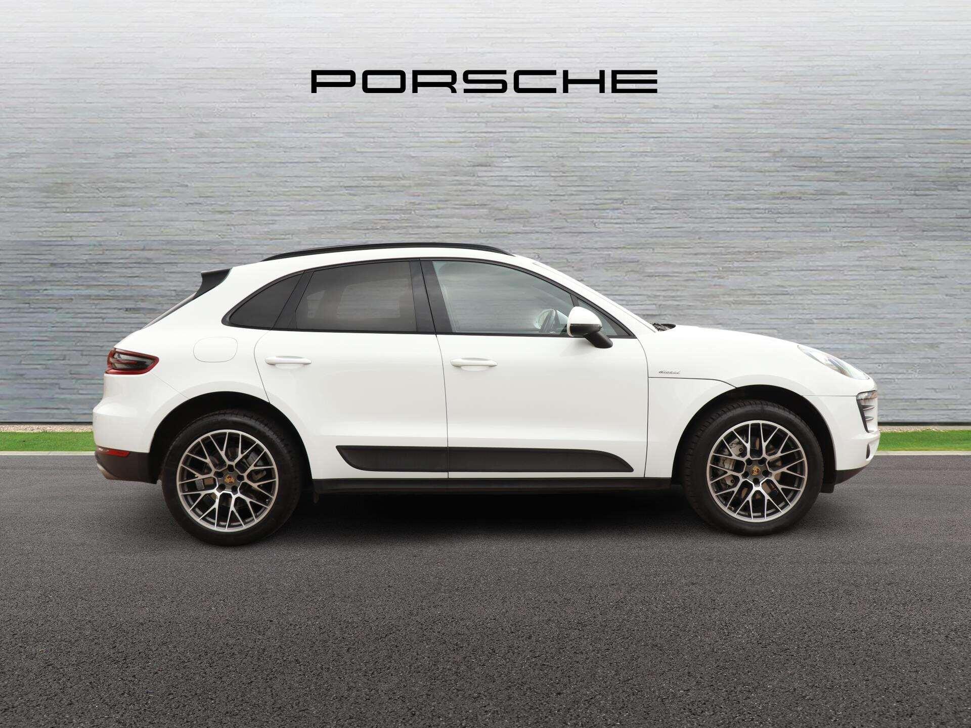Porsche Macan view 2