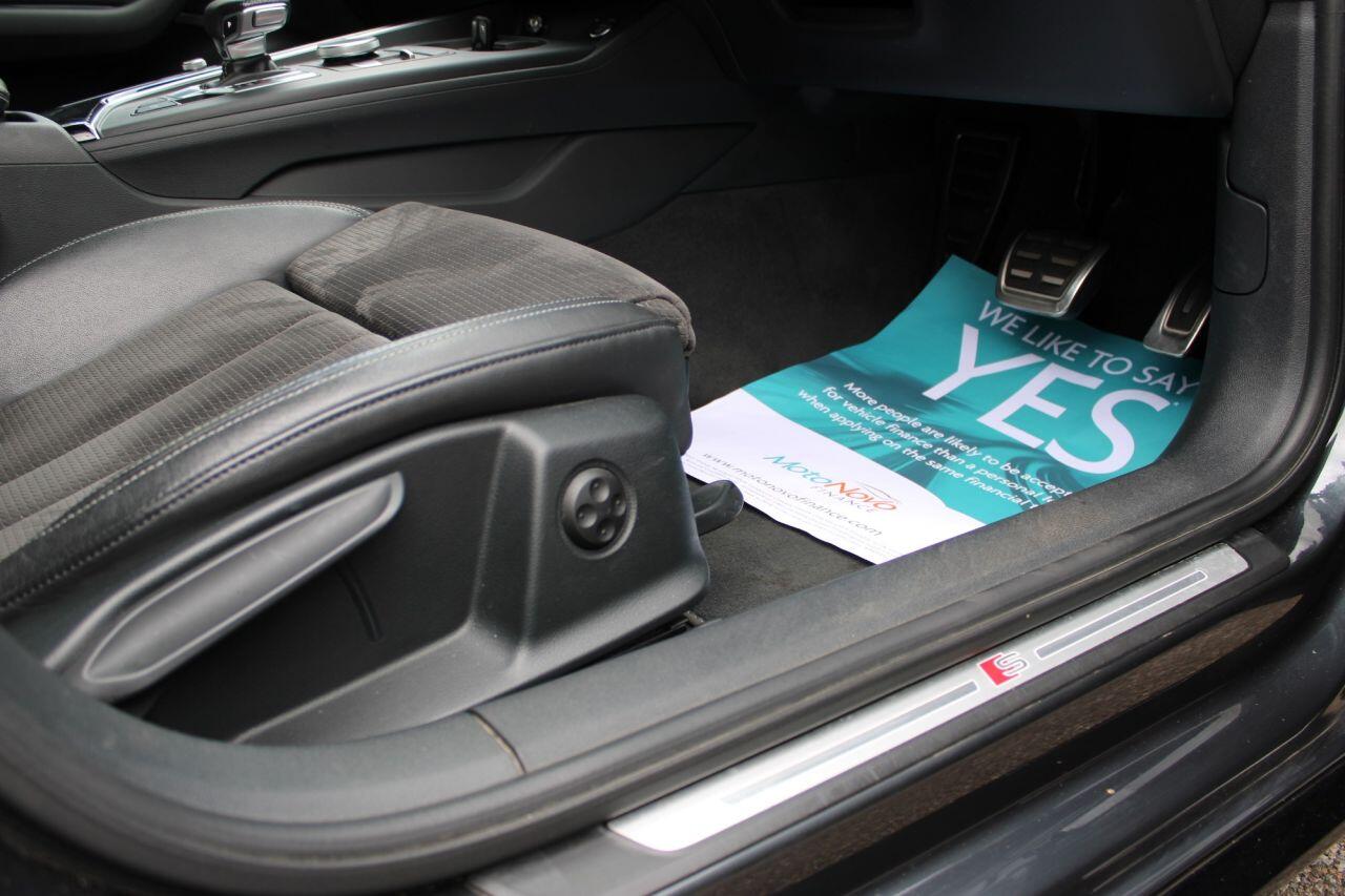 Audi A4 view 24