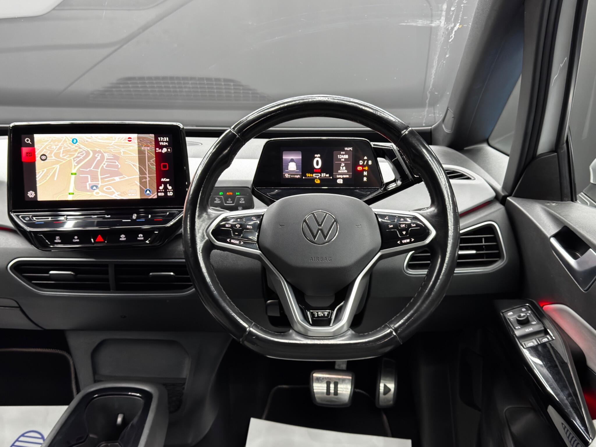 Volkswagen Id.3 view 18