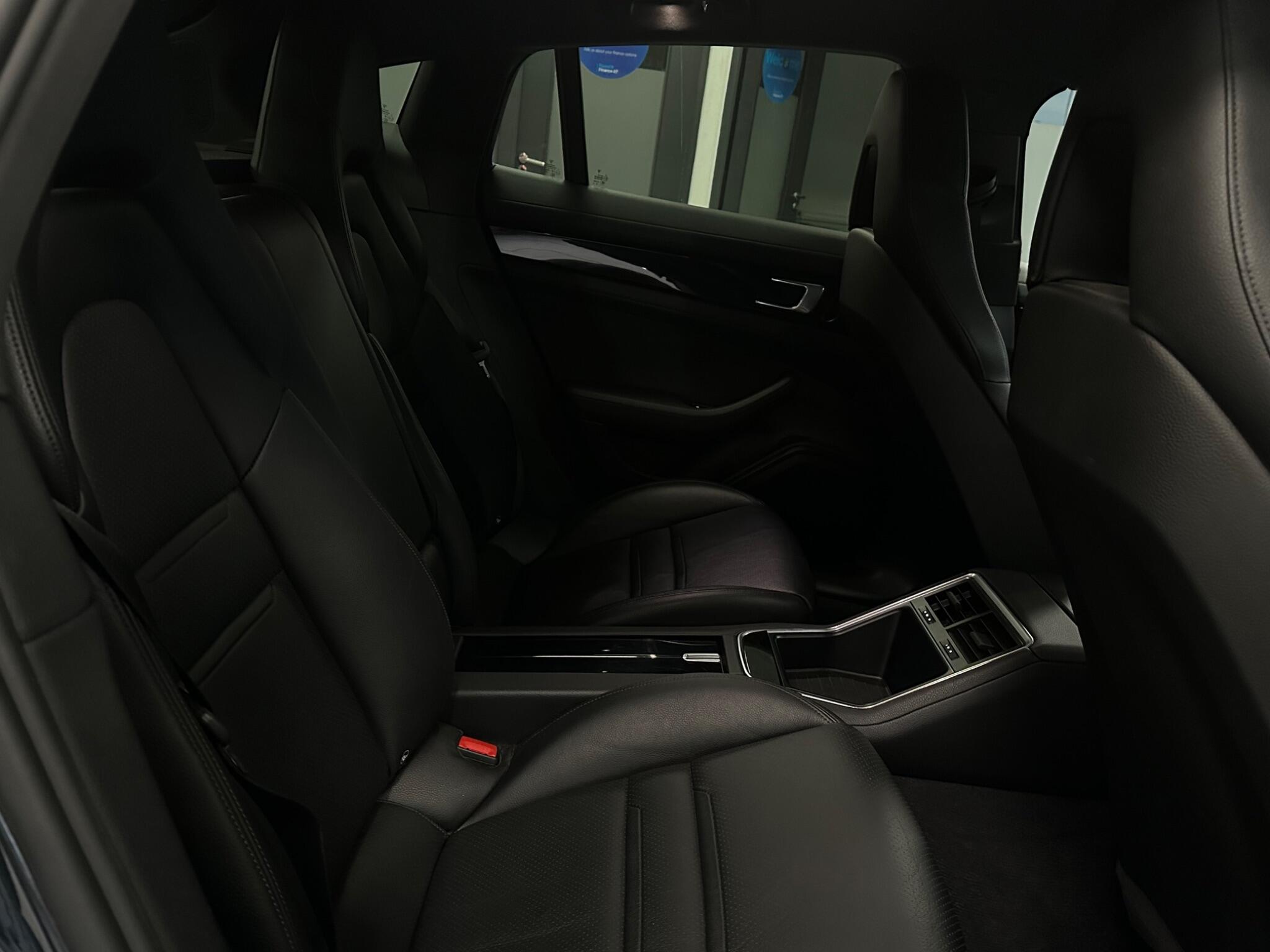 Porsche Panamera view 36