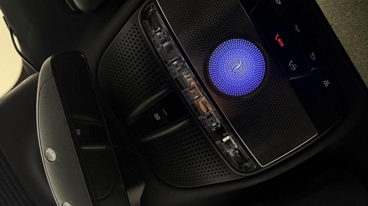 Mercedes-Benz E Class view 35