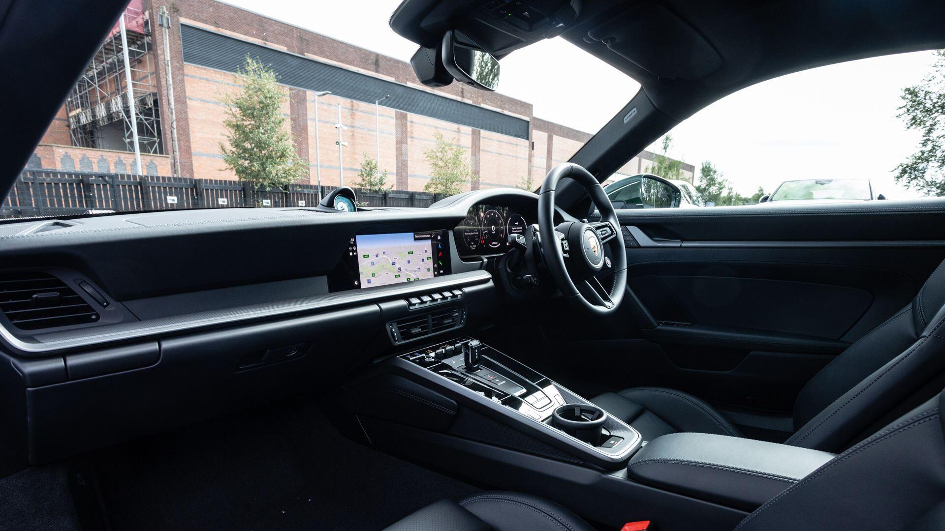 Porsche 911 view 9