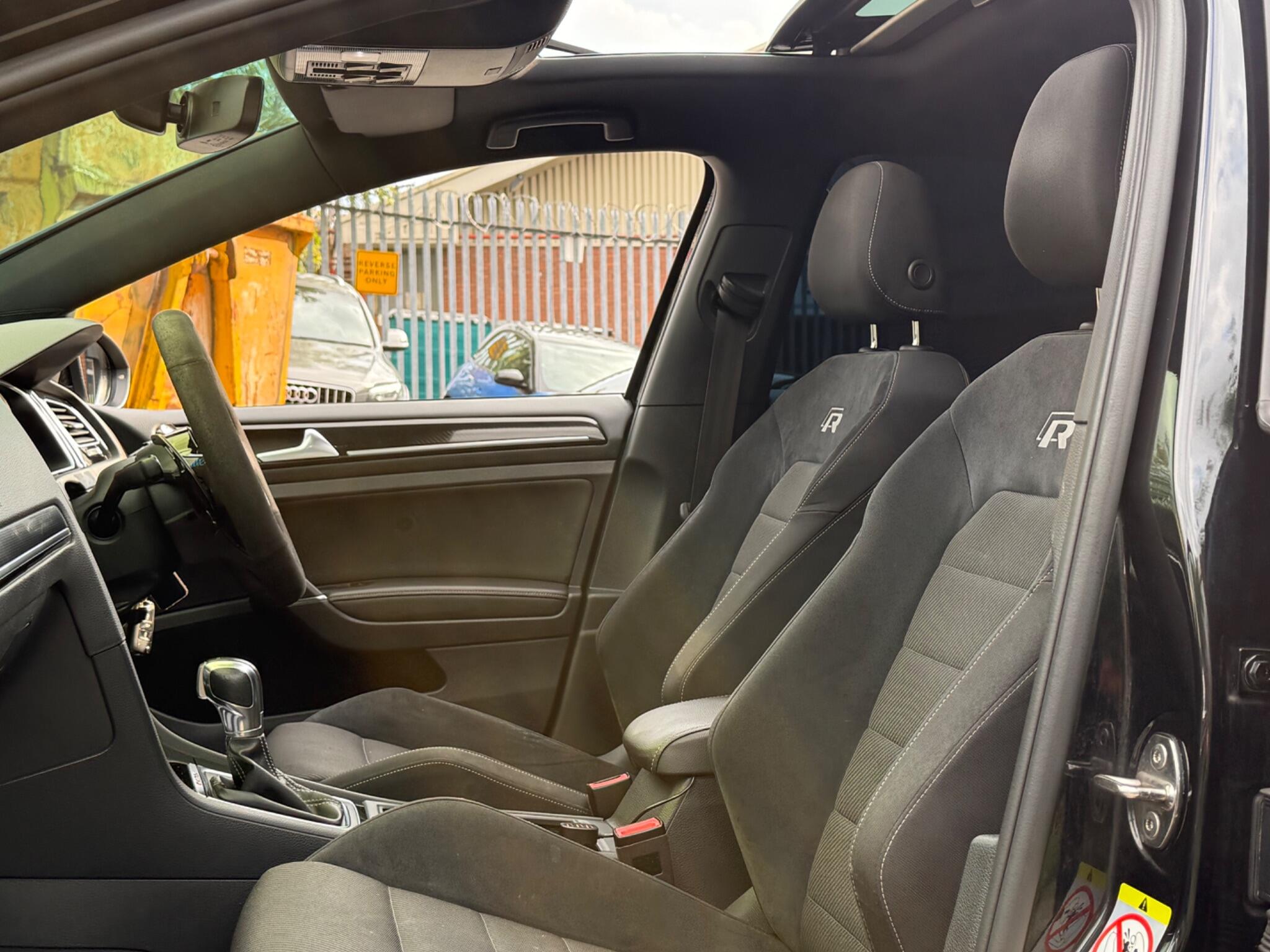 Volkswagen Golf view 25