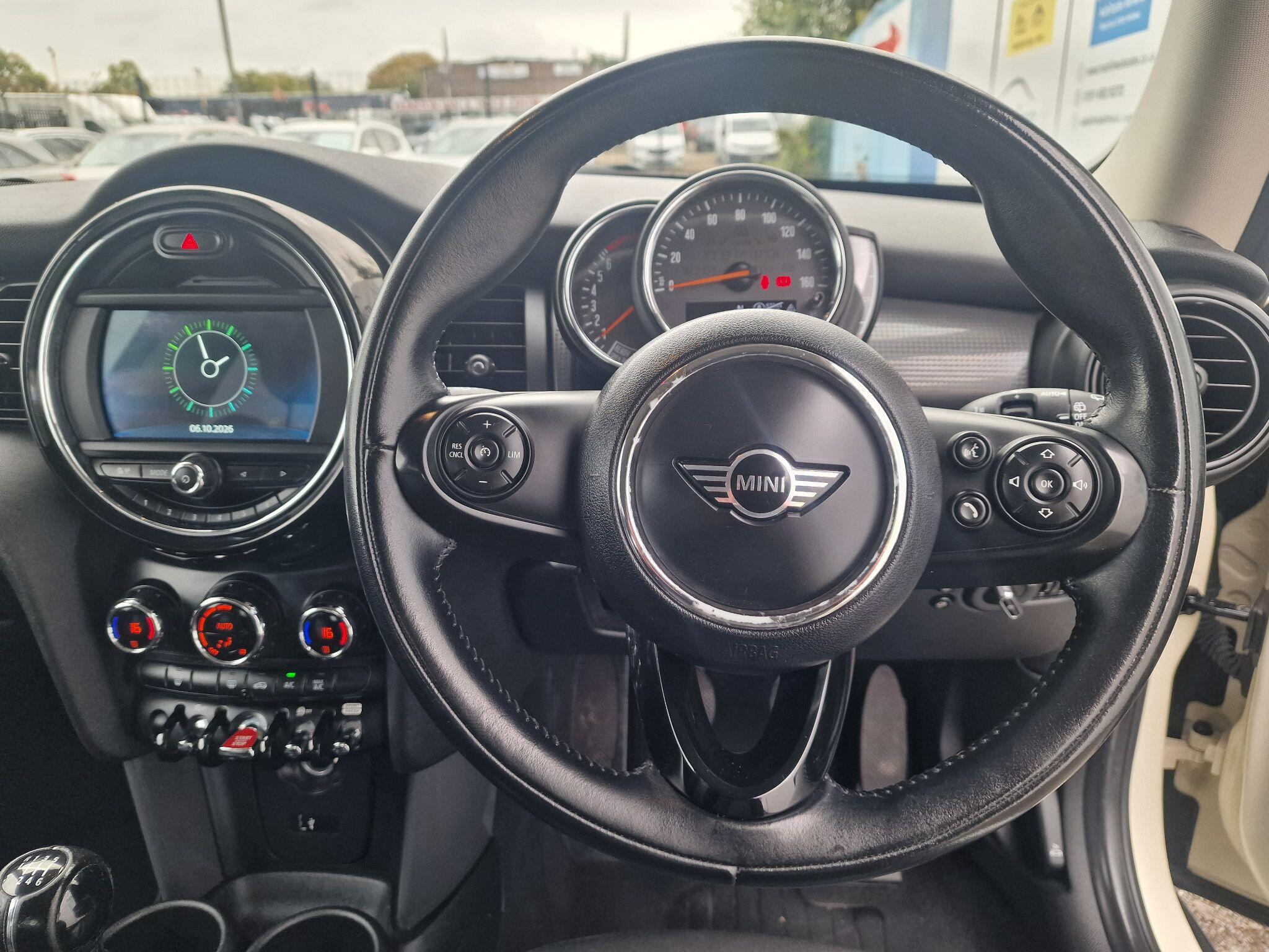 MINI Hatch view 50