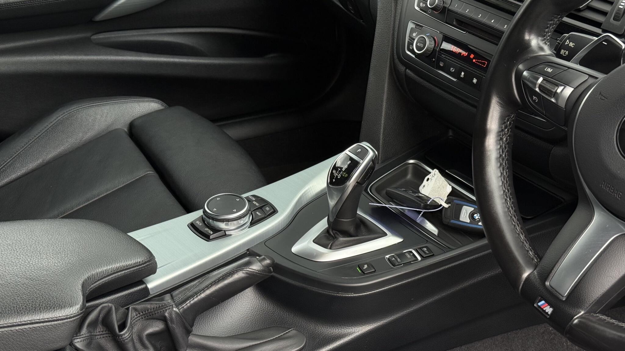 BMW 3 Series view 20