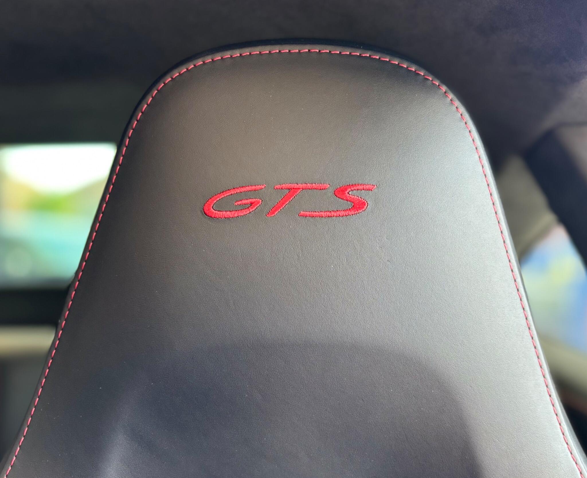 Porsche 911 view 37