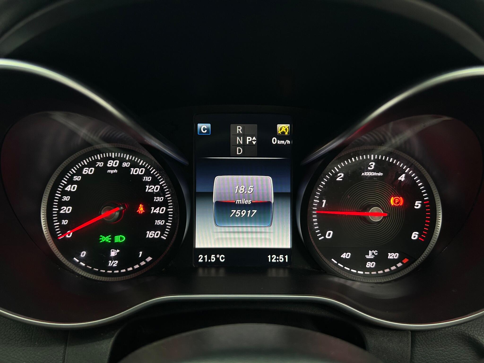 Mercedes-Benz C-Class view 38