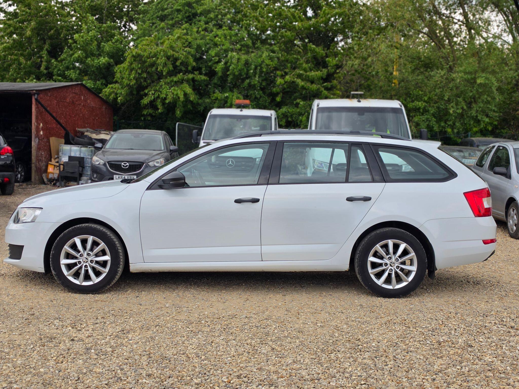 Skoda Octavia view 6