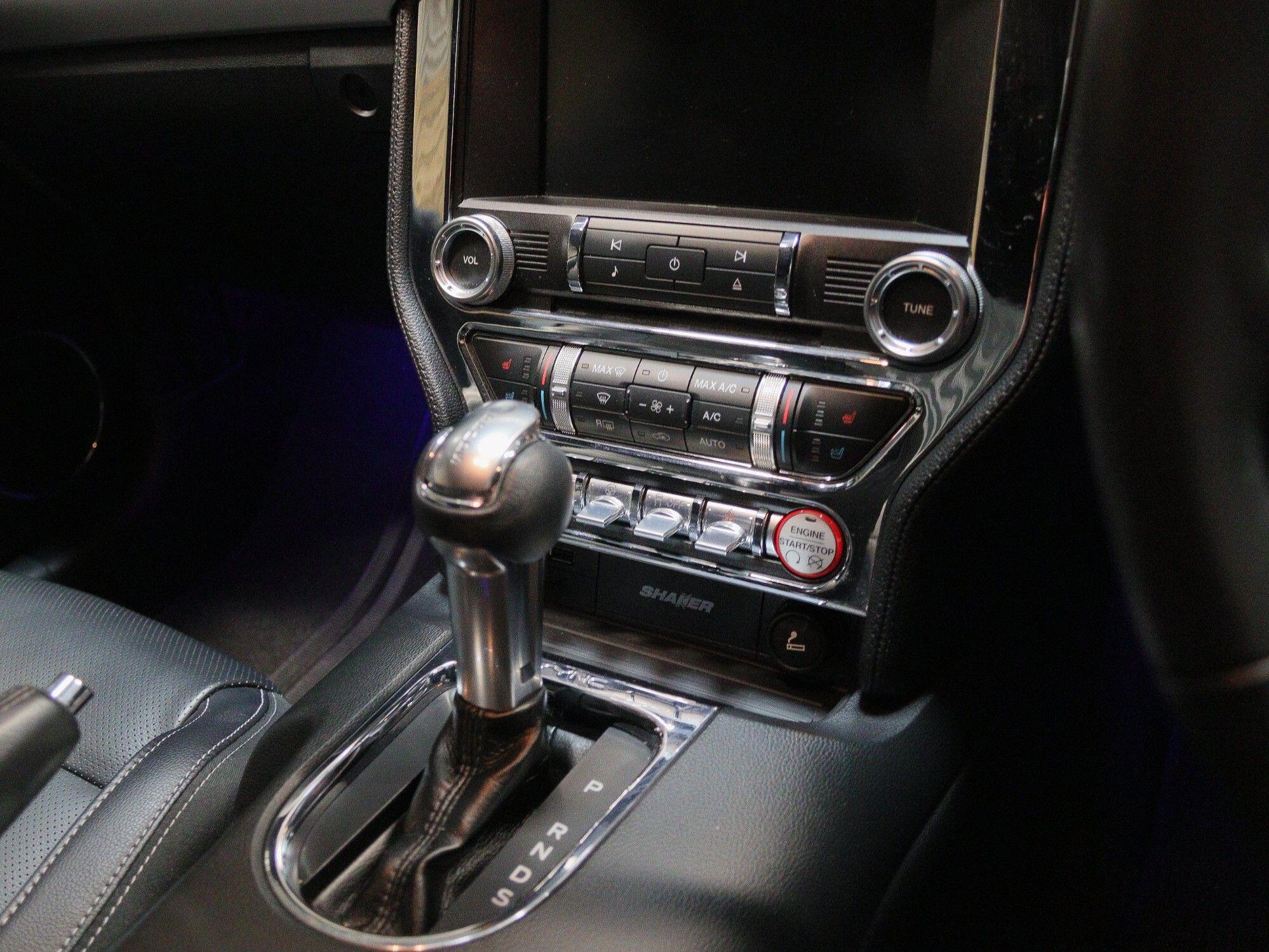 Ford Mustang view 22