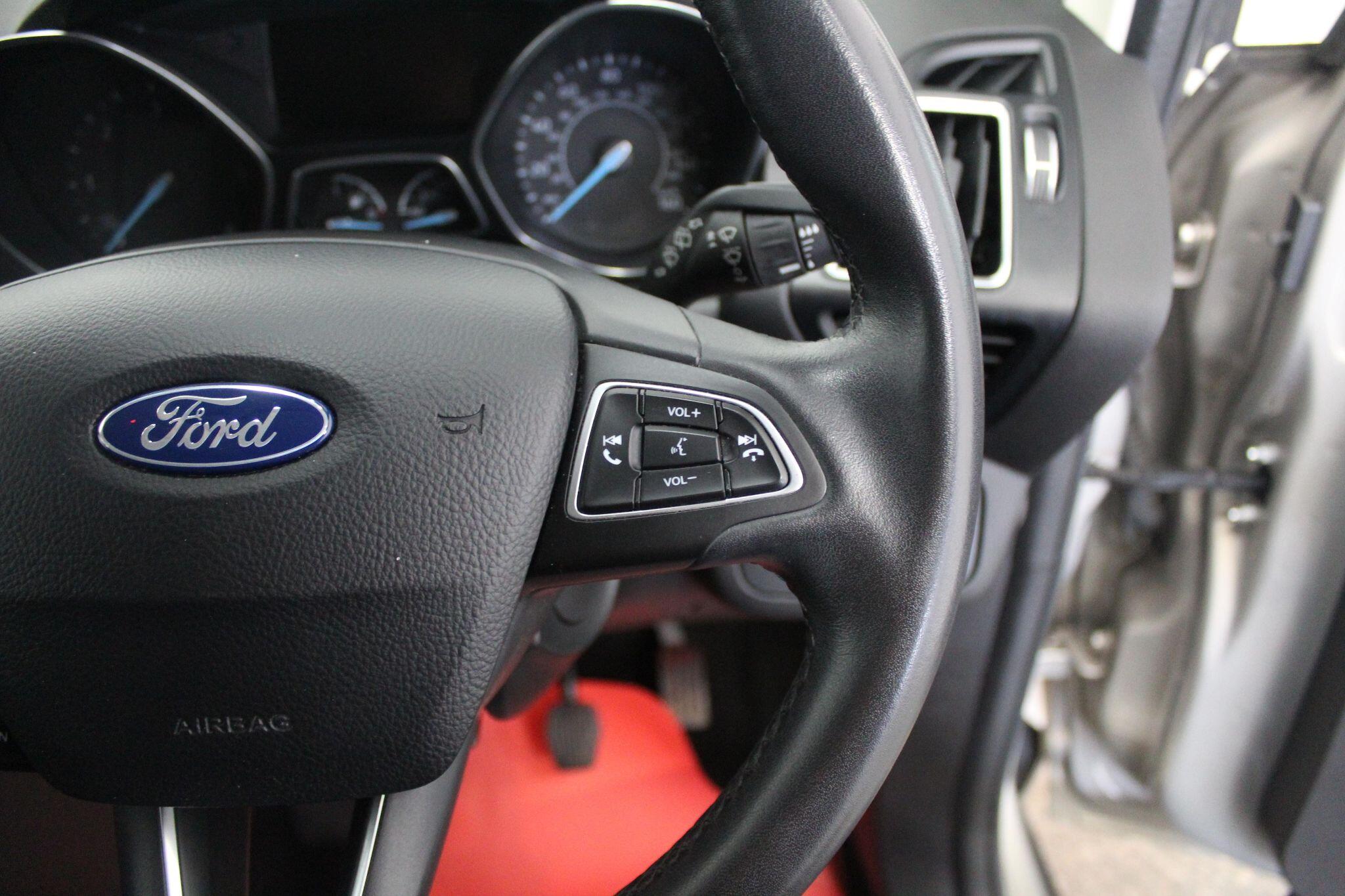 Ford C-Max view 44