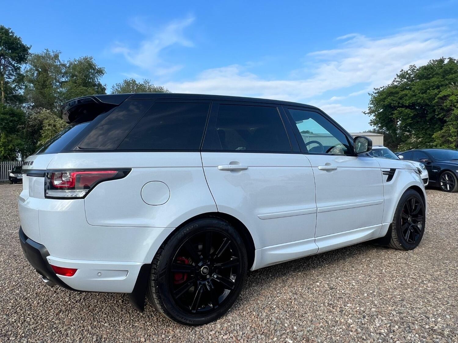 Land Rover Range Rover Sport view 4