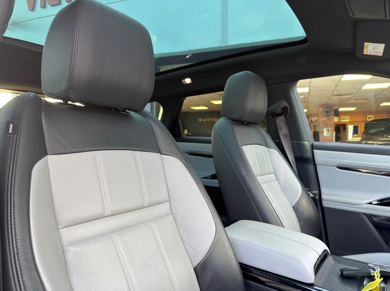 2019 Land Rover Range Rover Evoque 2.0 P250 MHEV First Edition Auto 4WD Euro 6 (s/s) 5dr • 59,100 miles image 13
