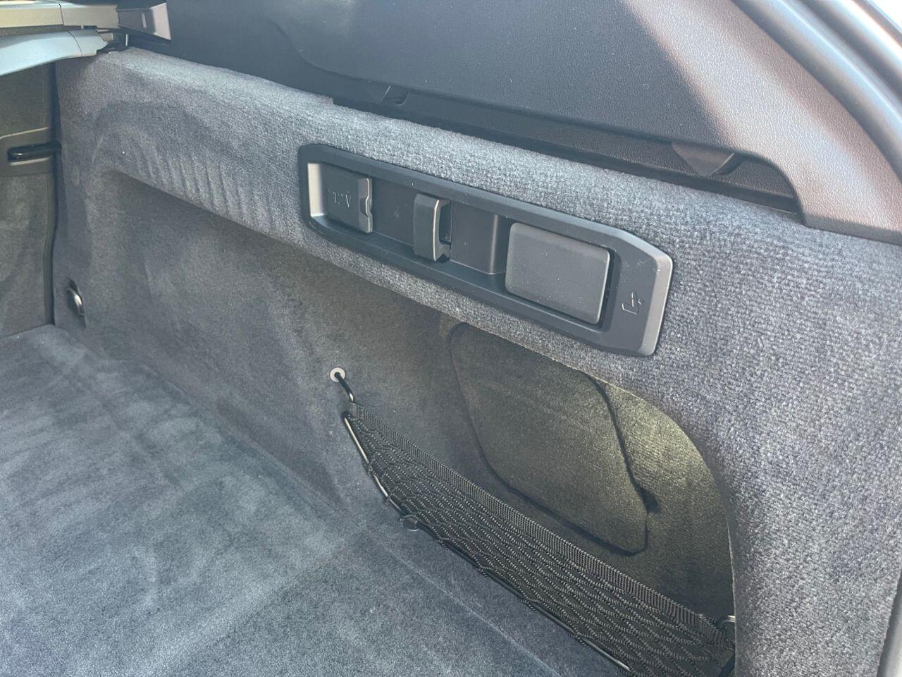 BMW 5 Series view 27