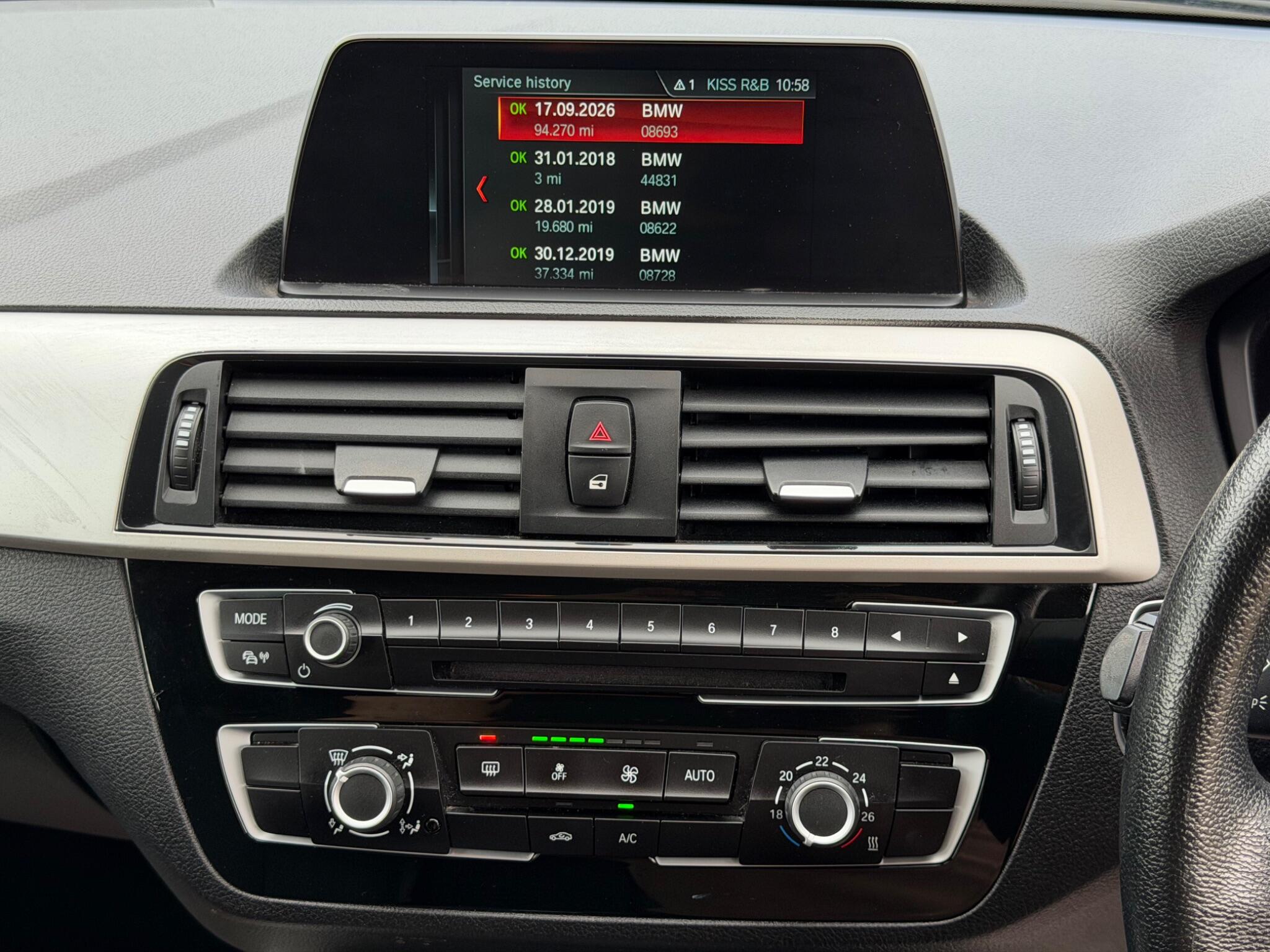 BMW 1 Series view 21