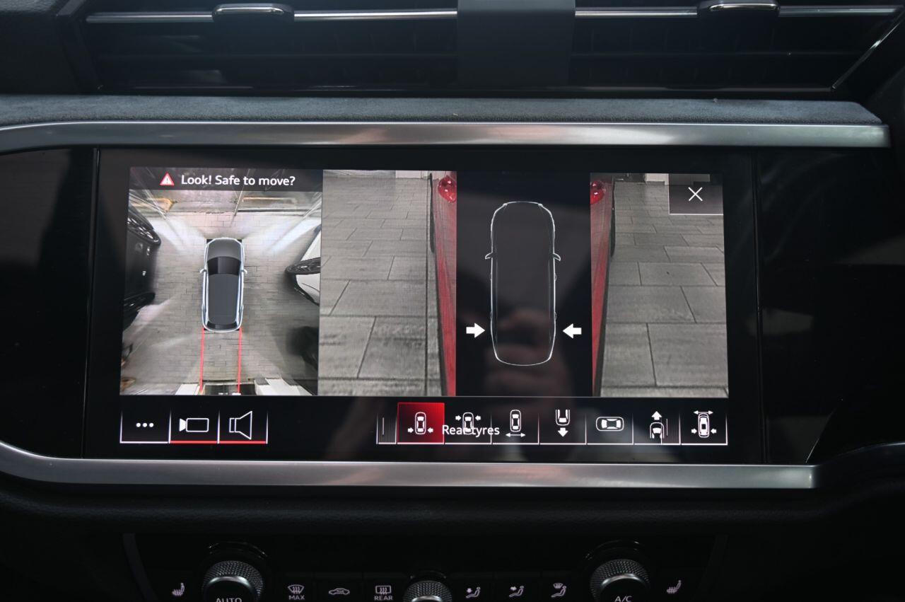 Audi Q3 view 23