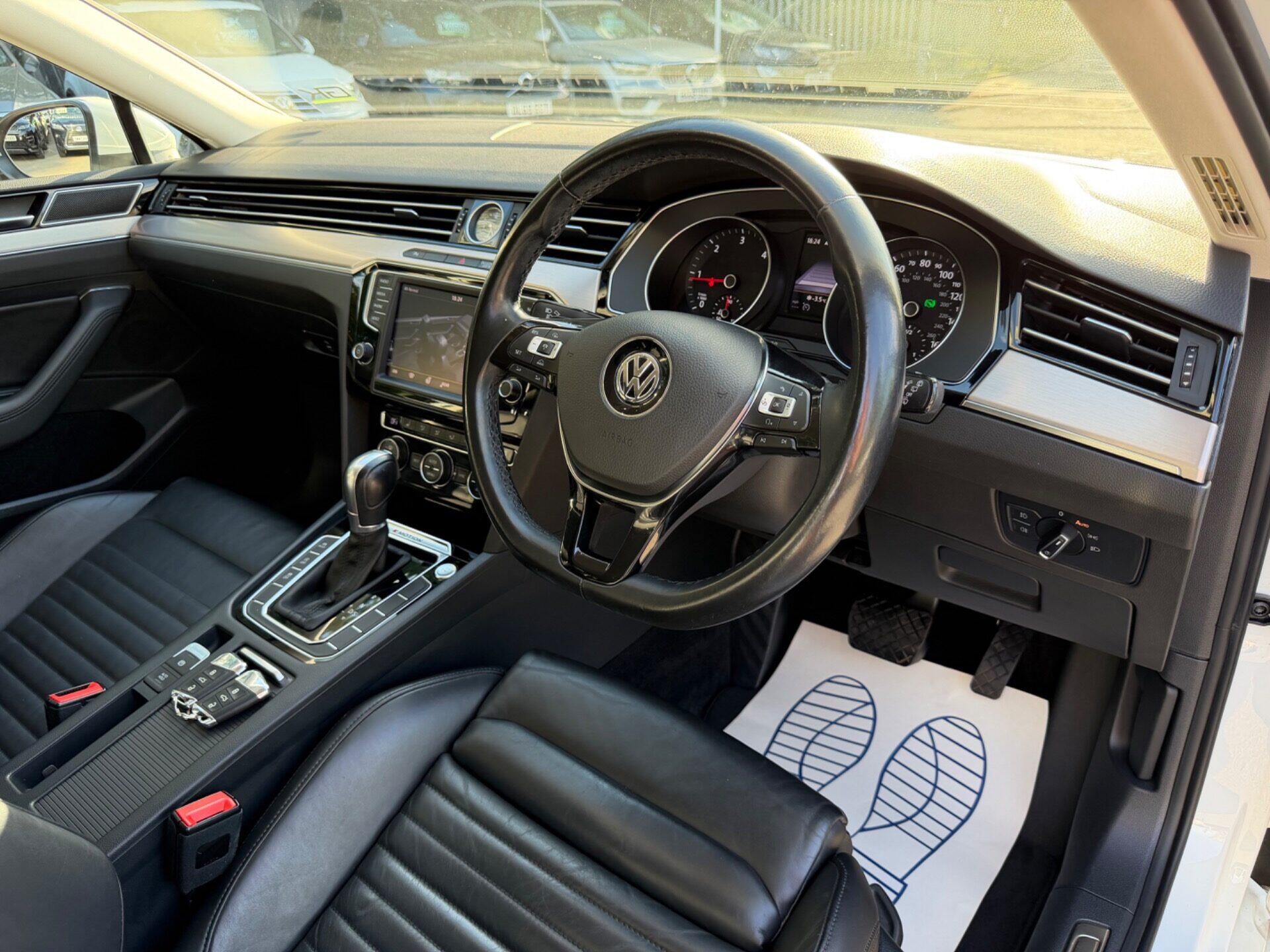 Volkswagen Passat view 15