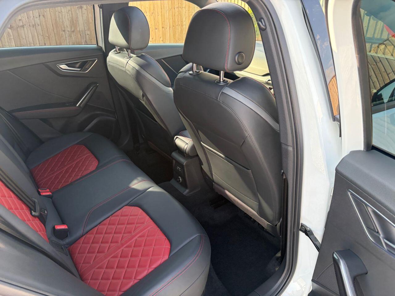 Audi SQ2 view 26
