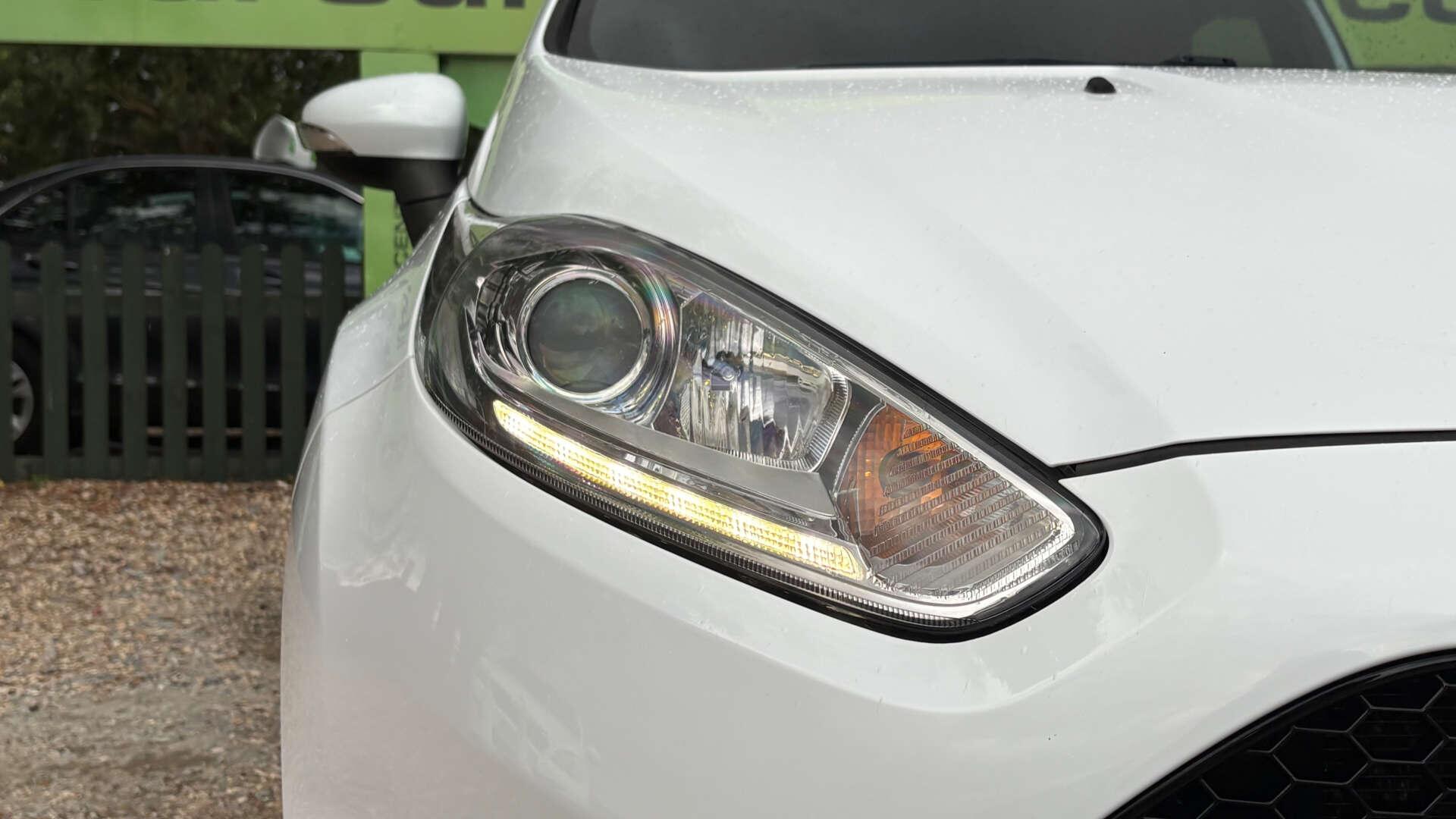 Ford Fiesta view 39