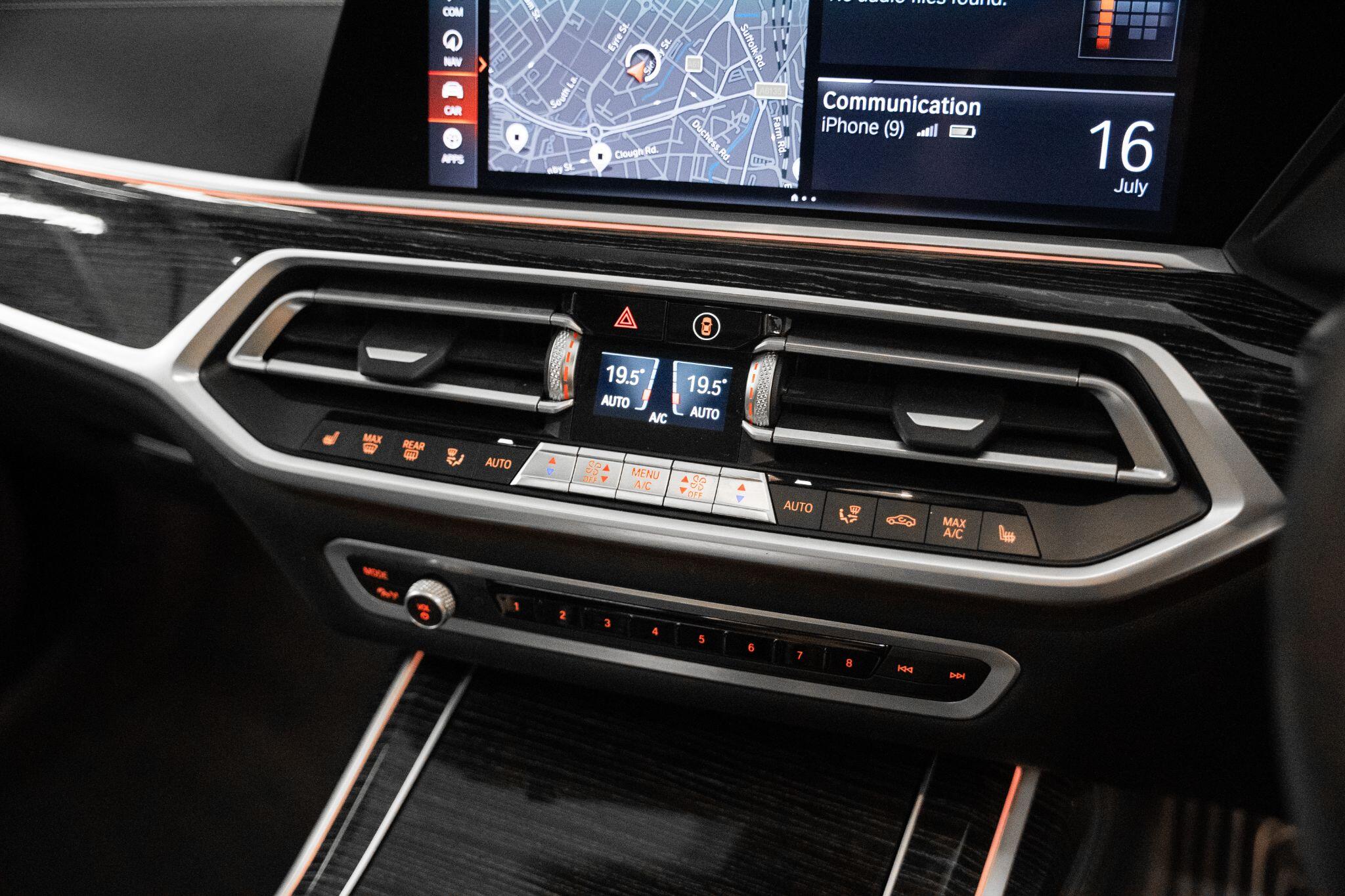 BMW X7 view 23