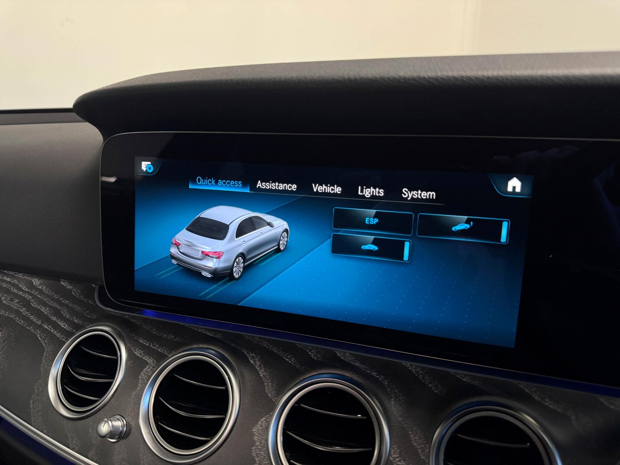 Mercedes-Benz E-Class view 47