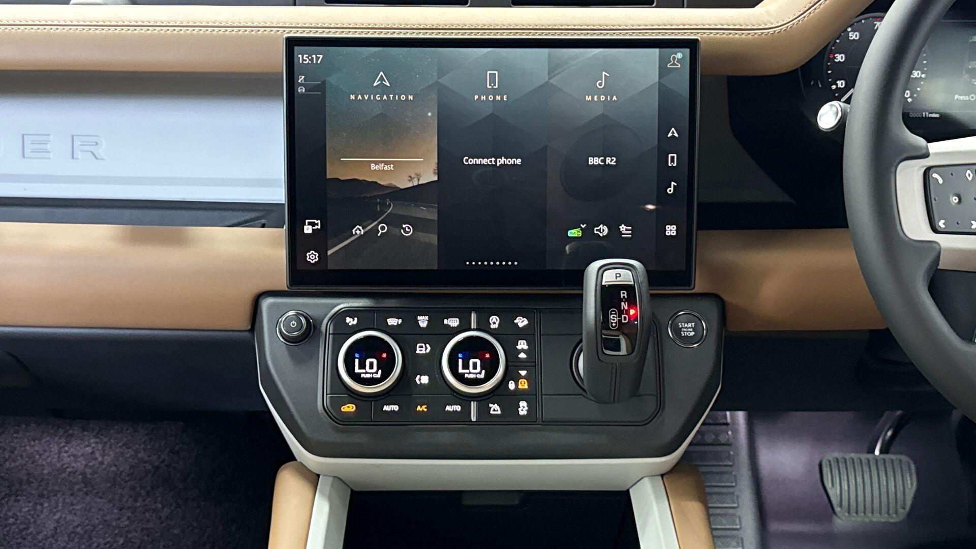 Land Rover Defender view 14