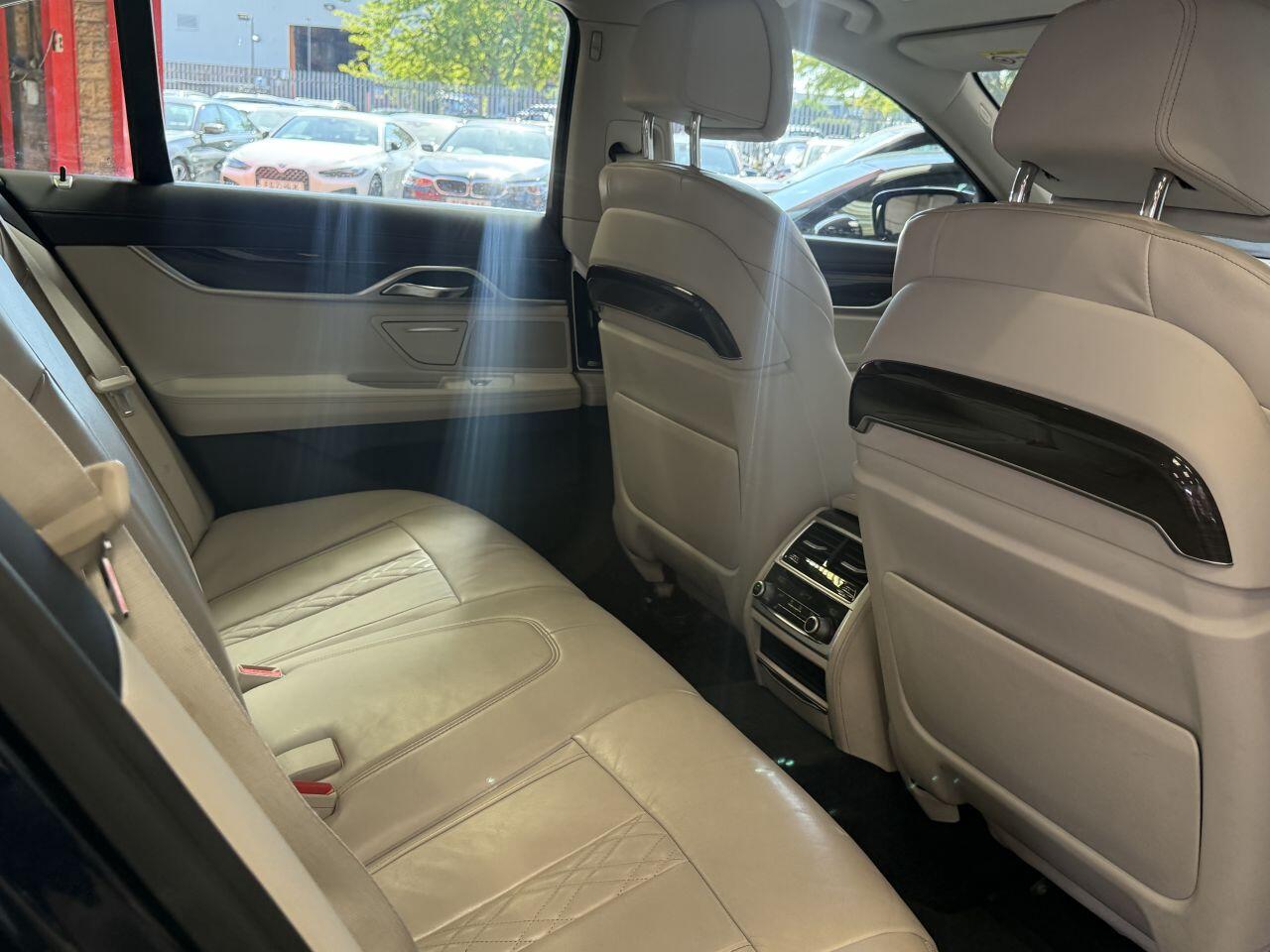 BMW 7 Series view 72