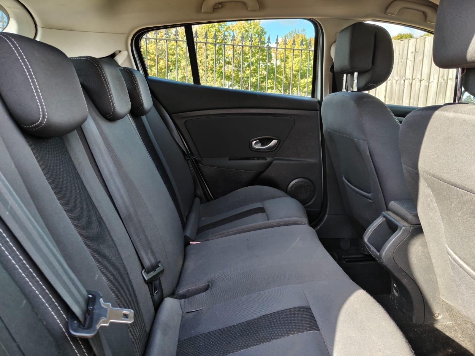 Renault Megane view 14