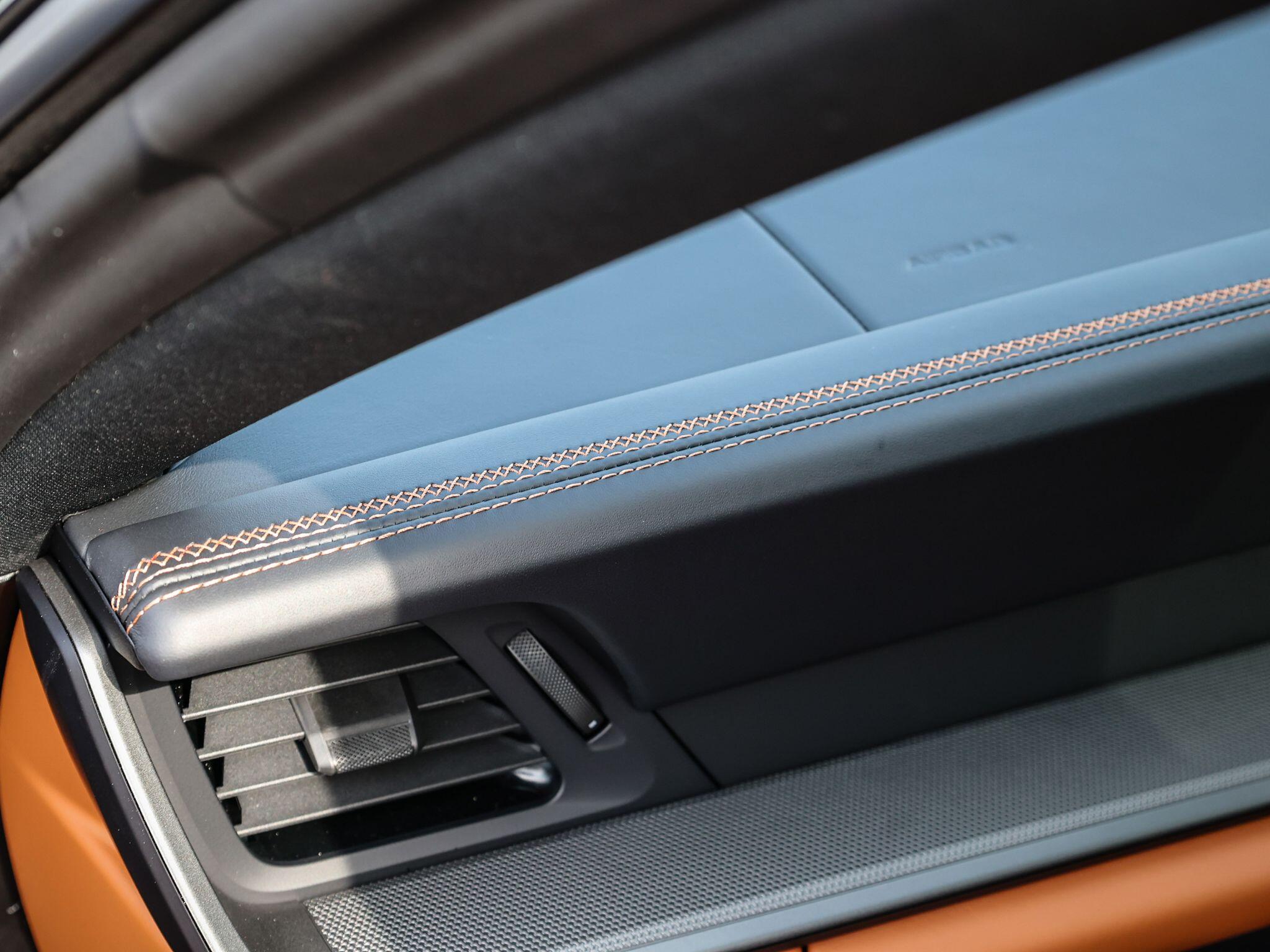 Porsche 911 view 23