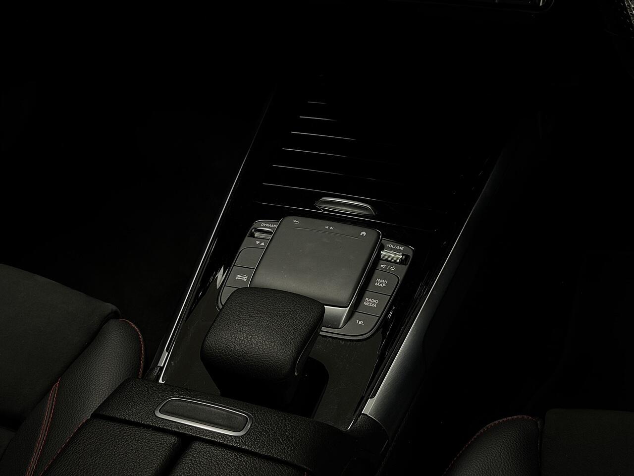 Mercedes-Benz GLB view 20