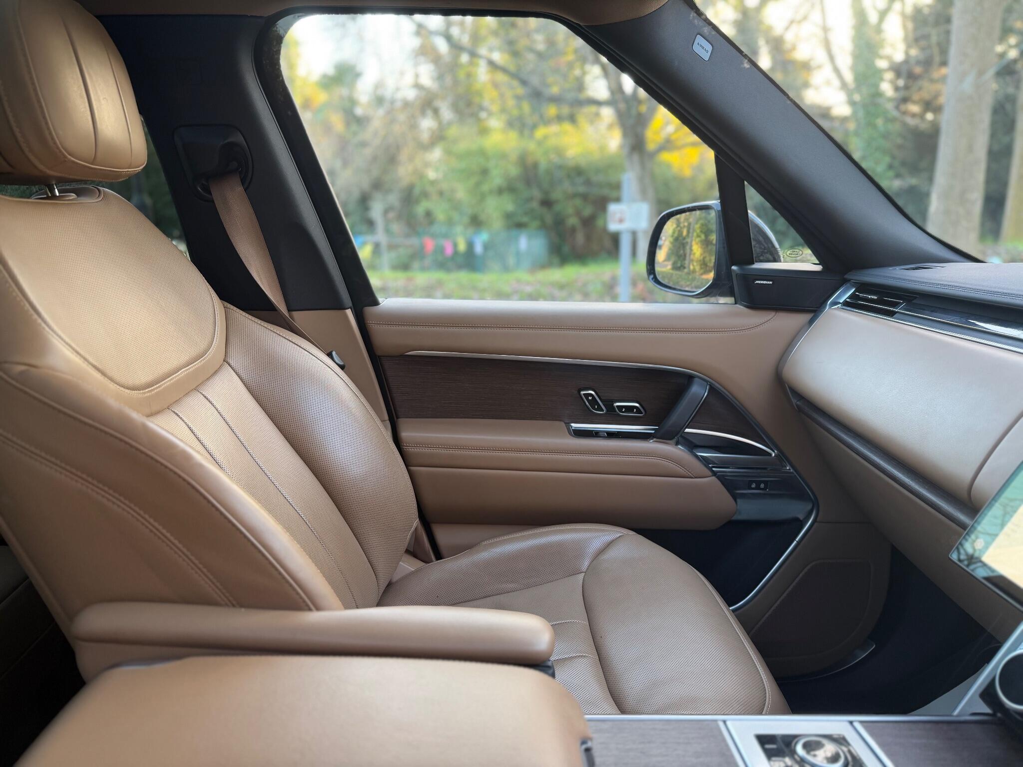 Land Rover Range Rover view 19