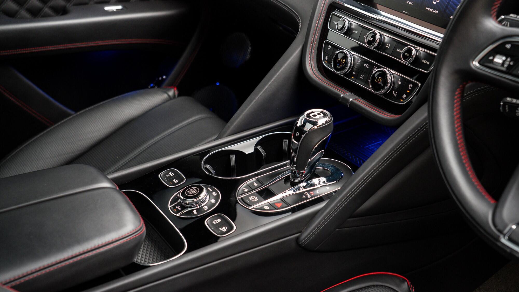 Bentley Bentayga view 32