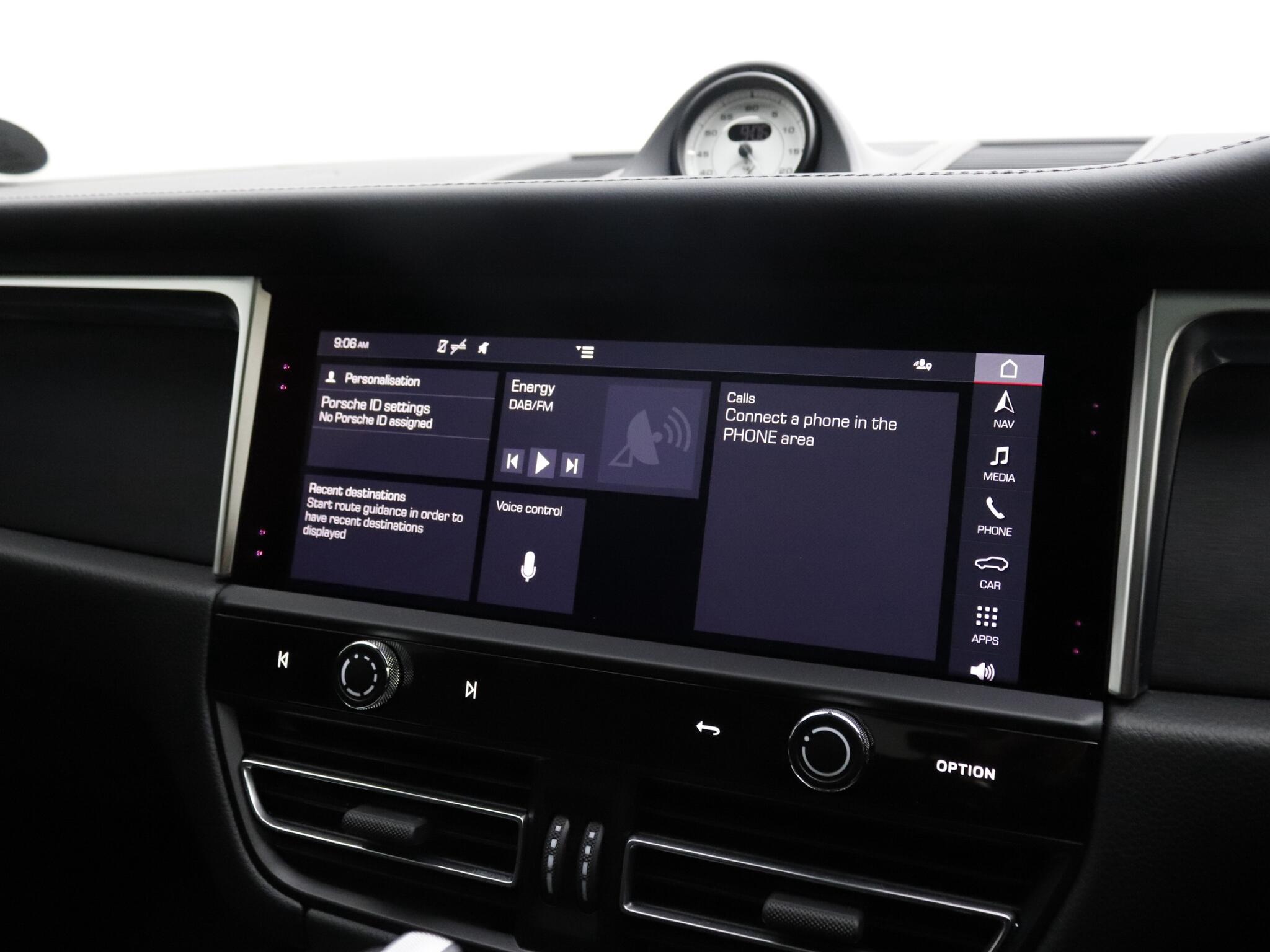 Porsche Macan view 30