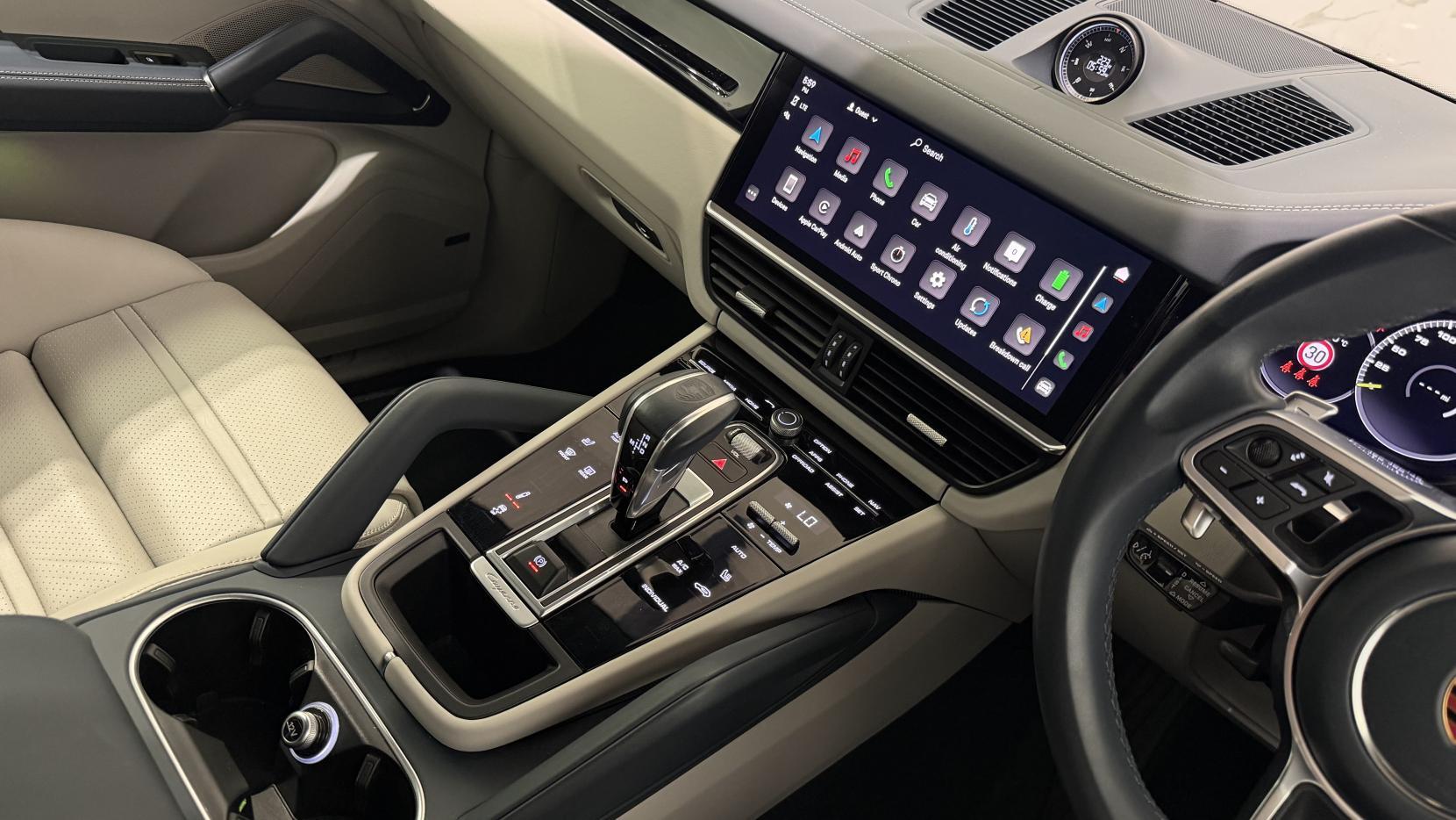 Porsche Cayenne view 6