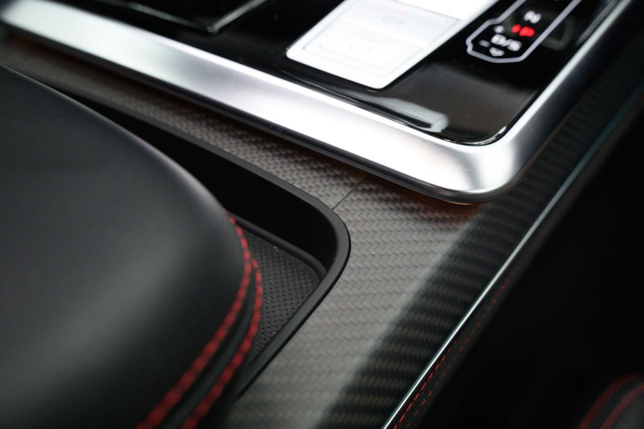 Audi RS Q8 view 47