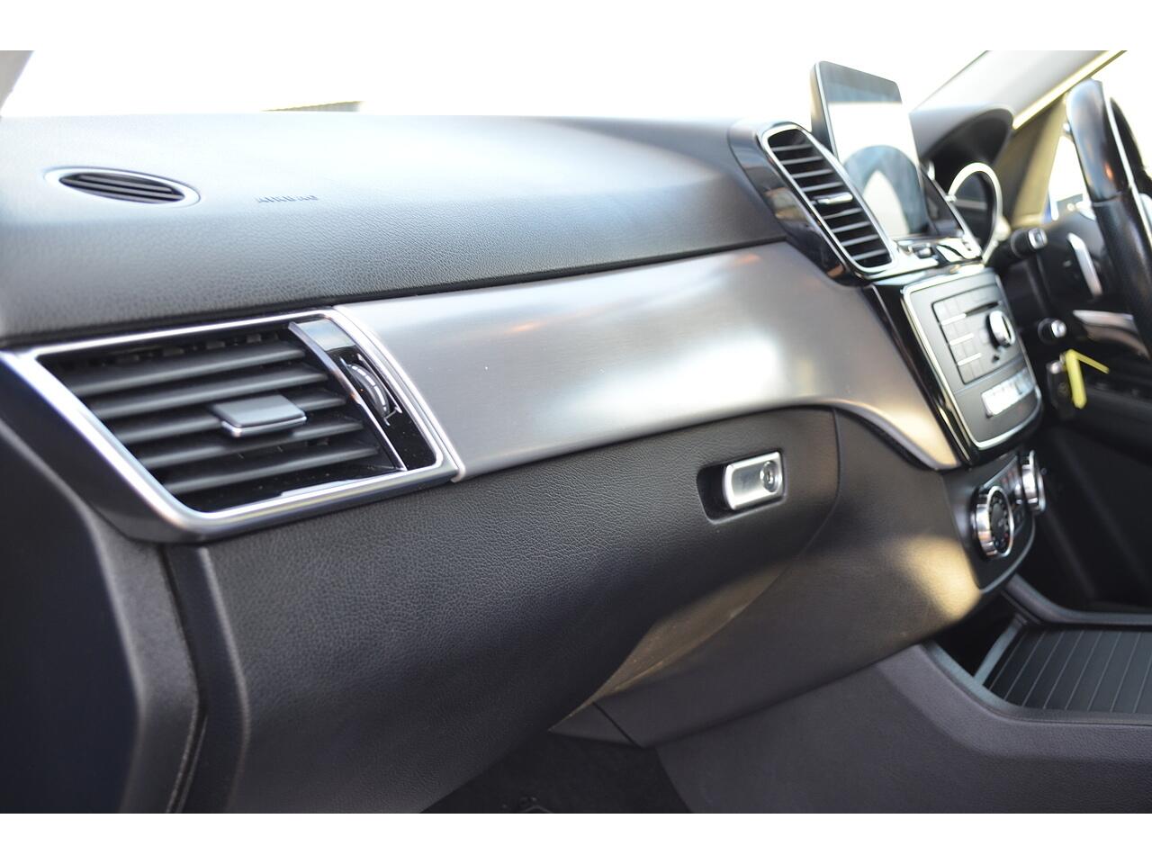 Mercedes-Benz Gle view 64