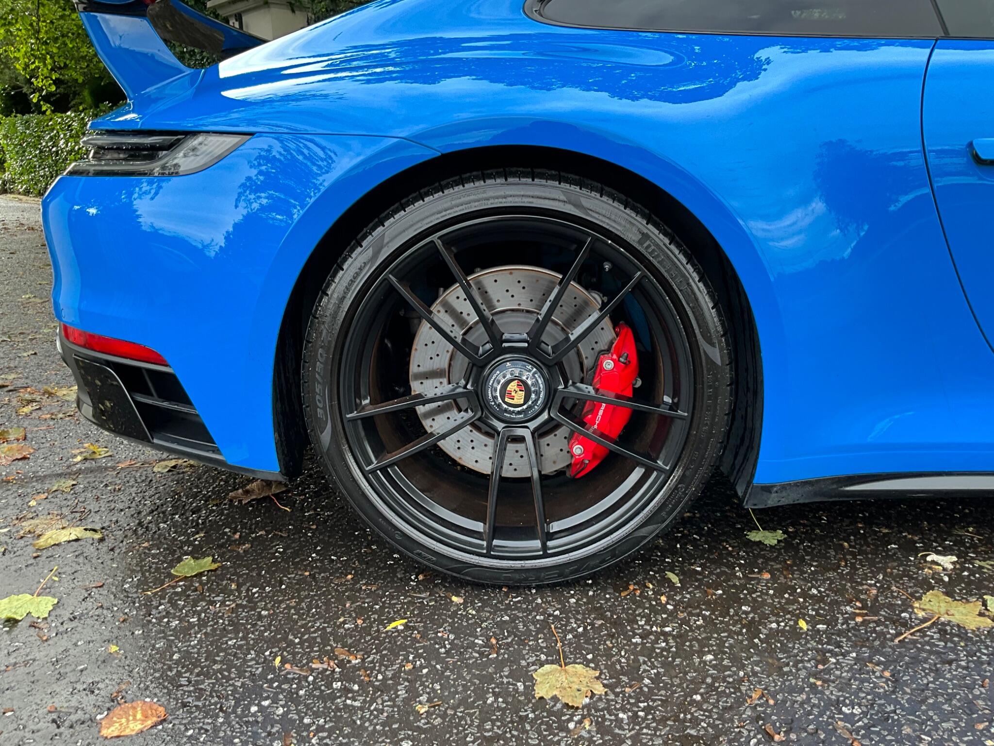 Porsche 911 view 17